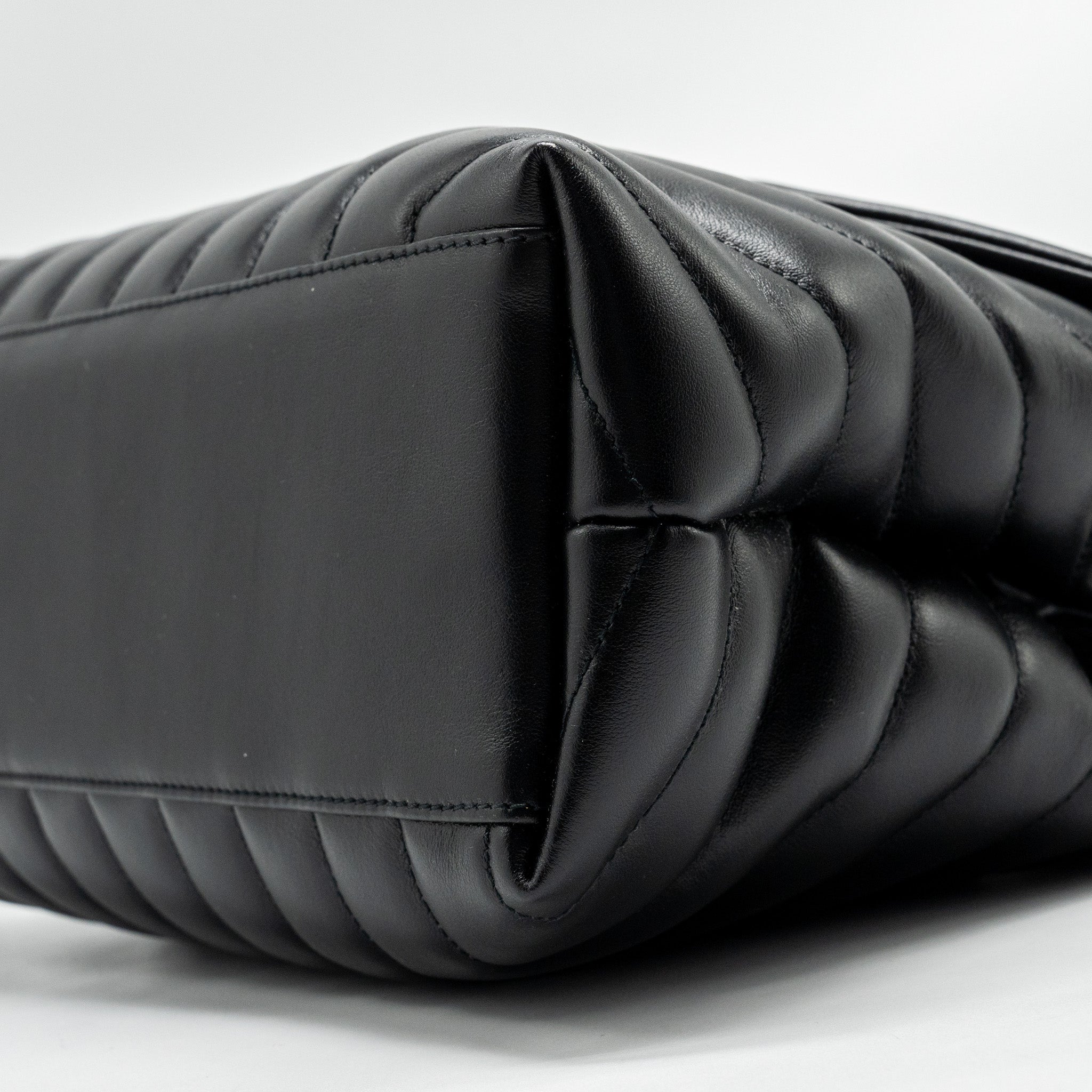 saint-laurent-ysl-medium-loulou-shoulder-bag-calfskin-black-shw