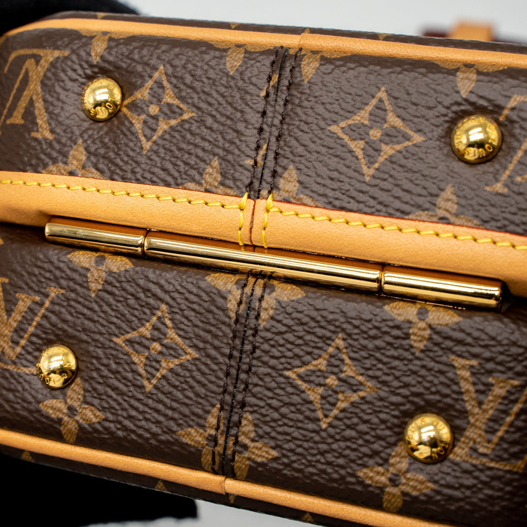 louis-vuitton-petit-boite-chapeau-monogram-canvas-ghw