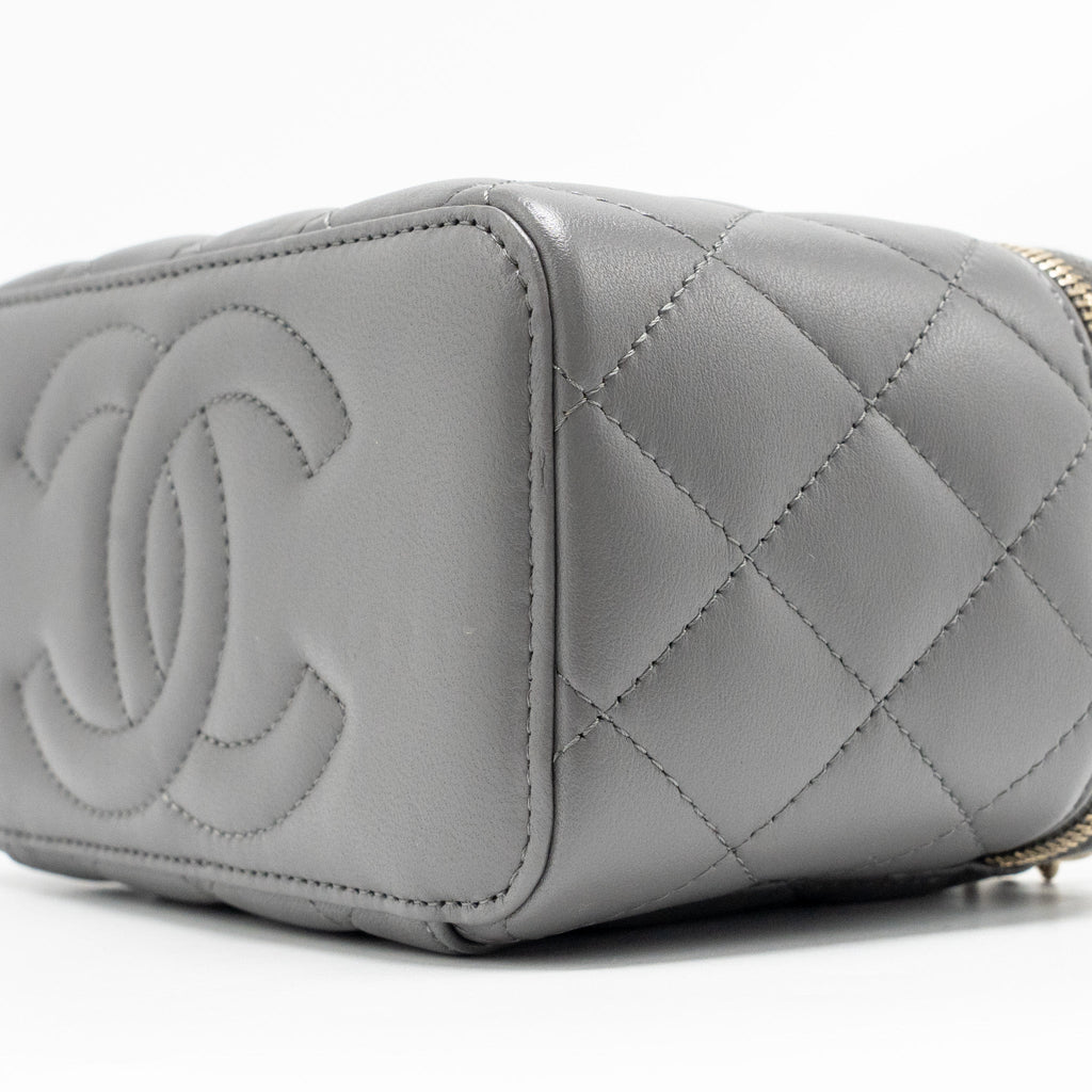 chanel-top-handle-long-vanity-with-chain-lambskin-grey-lghw-microchip-1