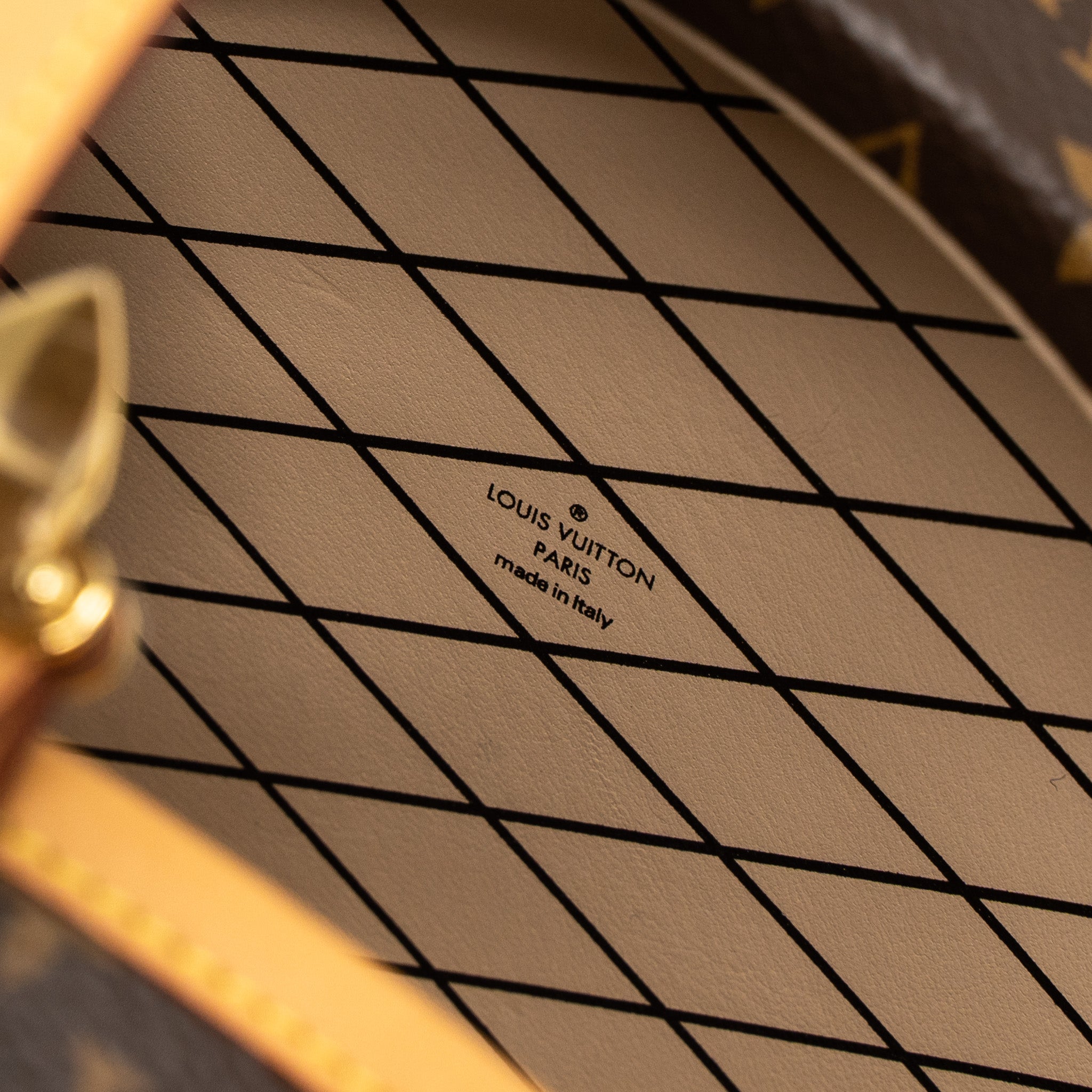 louis-vuitton-petit-boite-chapeau-monogram-canvas-ghw