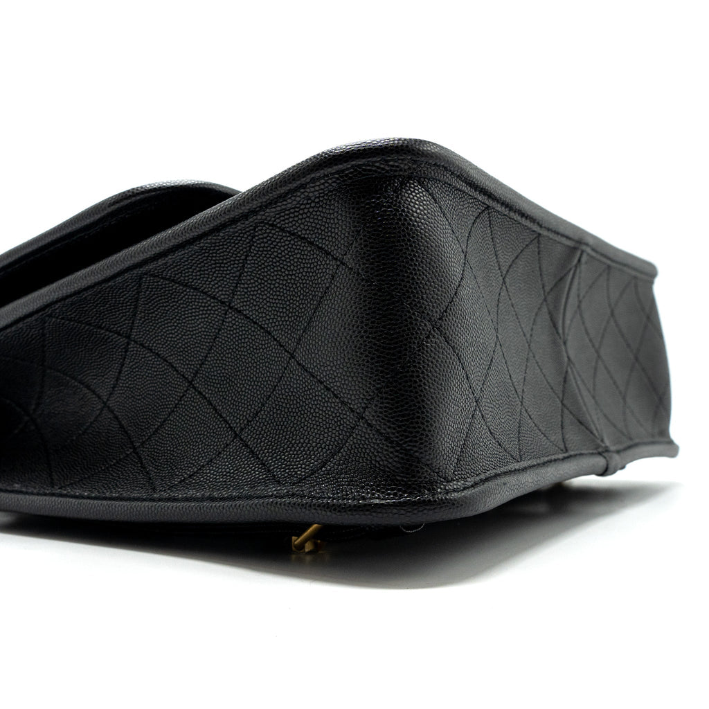 chanel-22k-large-backpack-caviar-black-ghwmicrochip