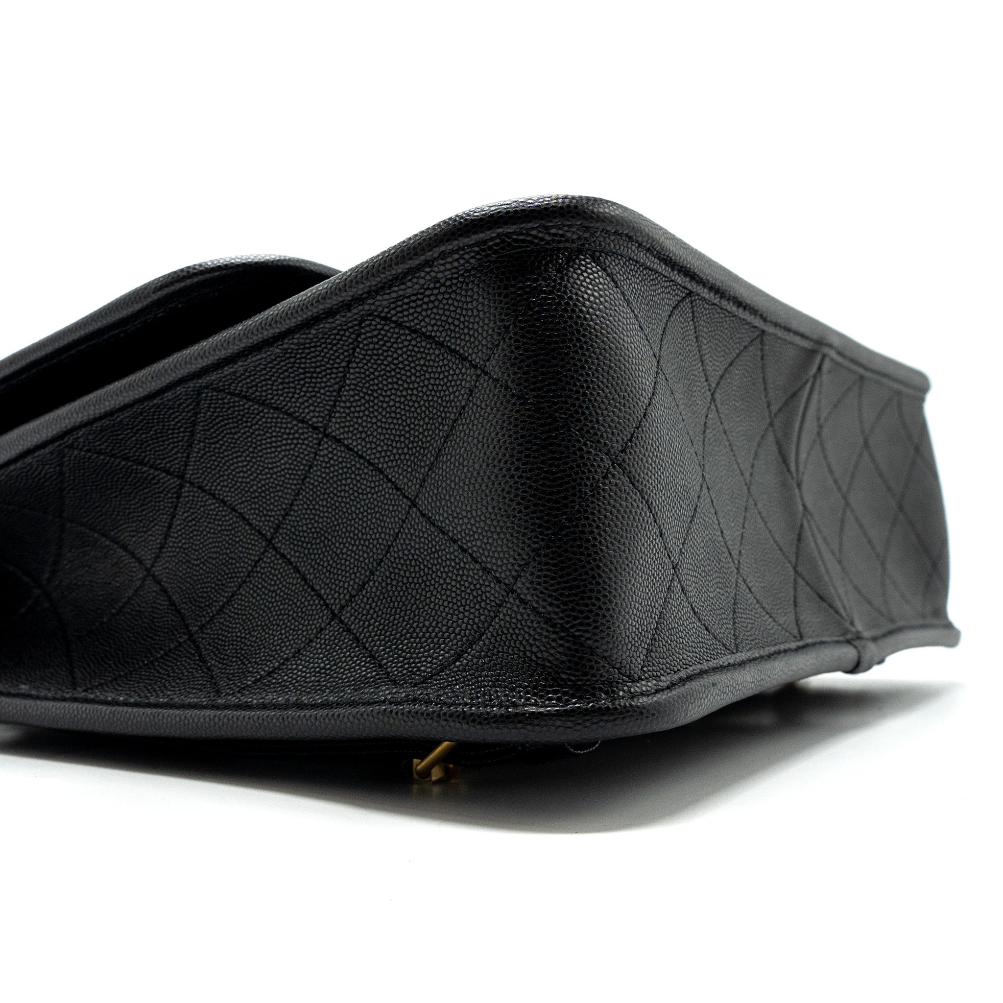 chanel-22k-large-backpack-caviar-black-ghwmicrochip