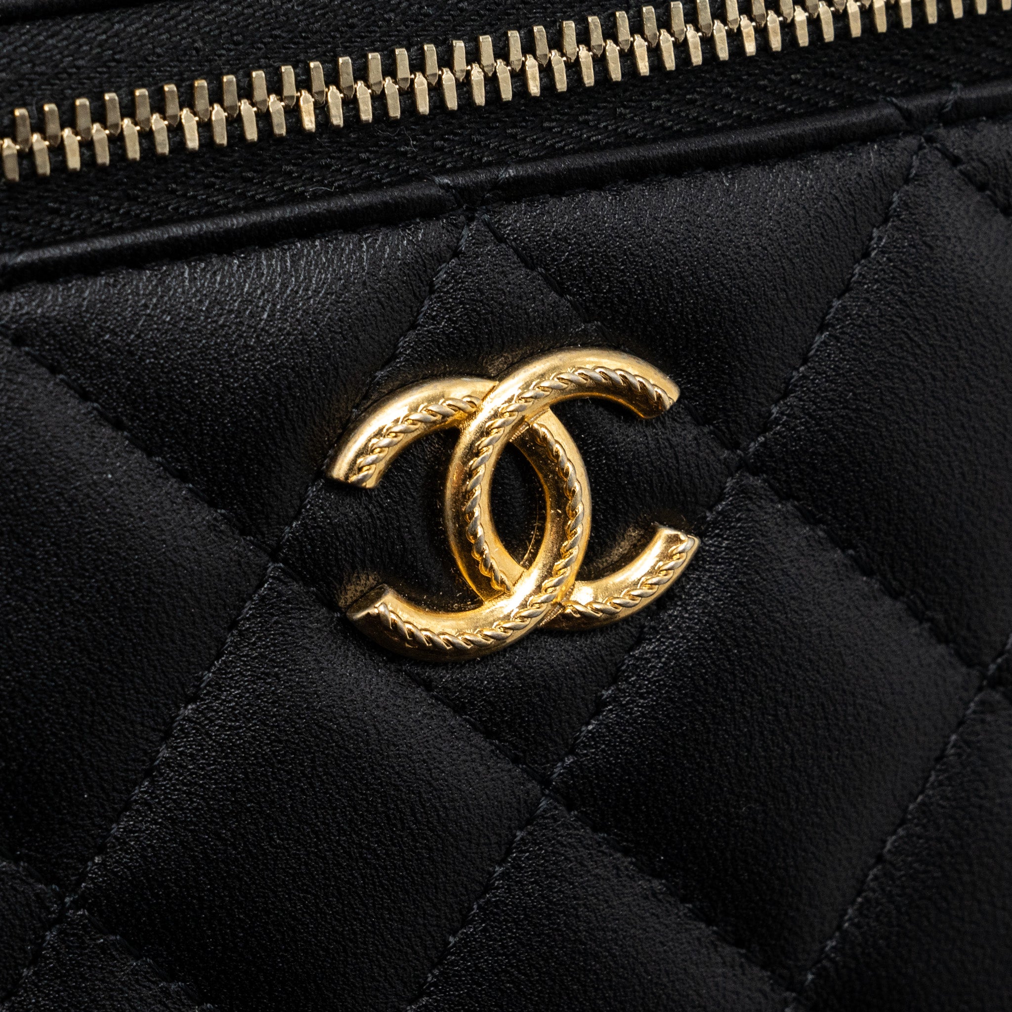 copy-of-chanel-detail-top-handle-long-vanity-with-chains-lambskin-black-ghwmicrochip