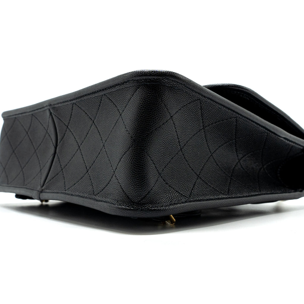 chanel-22k-large-backpack-caviar-black-ghwmicrochip