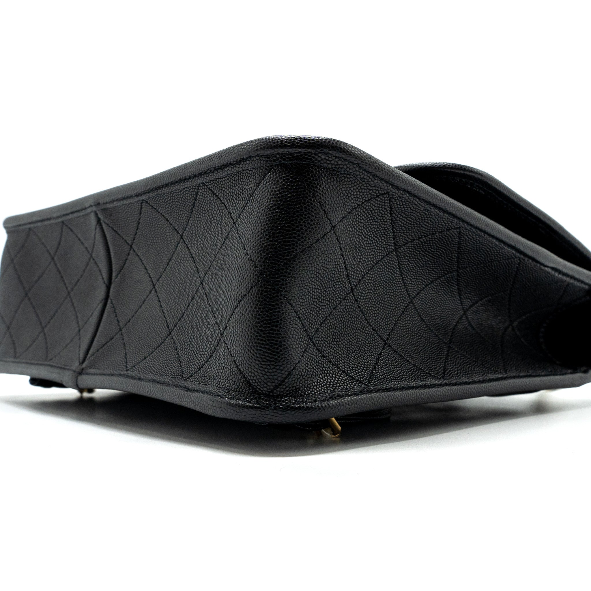 chanel-22k-large-backpack-caviar-black-ghwmicrochip