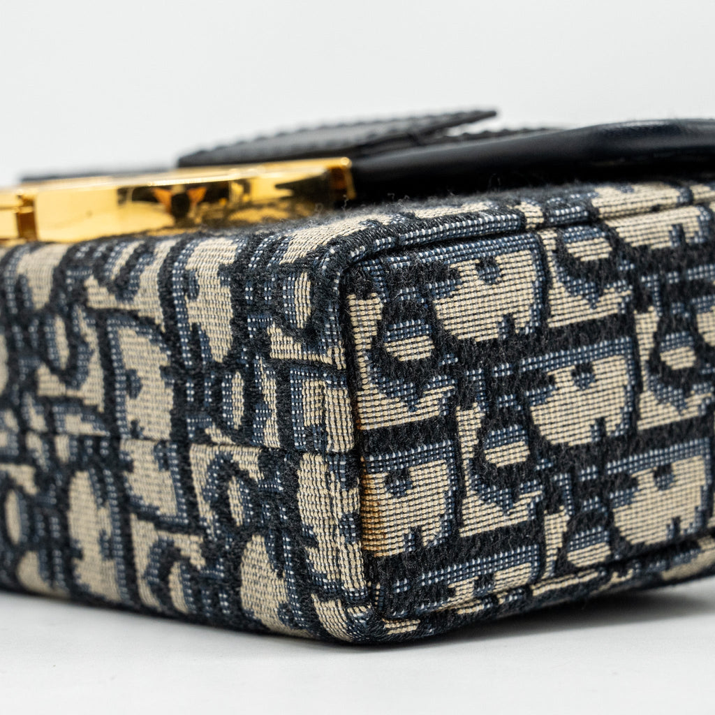 dior-30-montaigne-box-blue-oblique-jacquard-ghw-copy-1