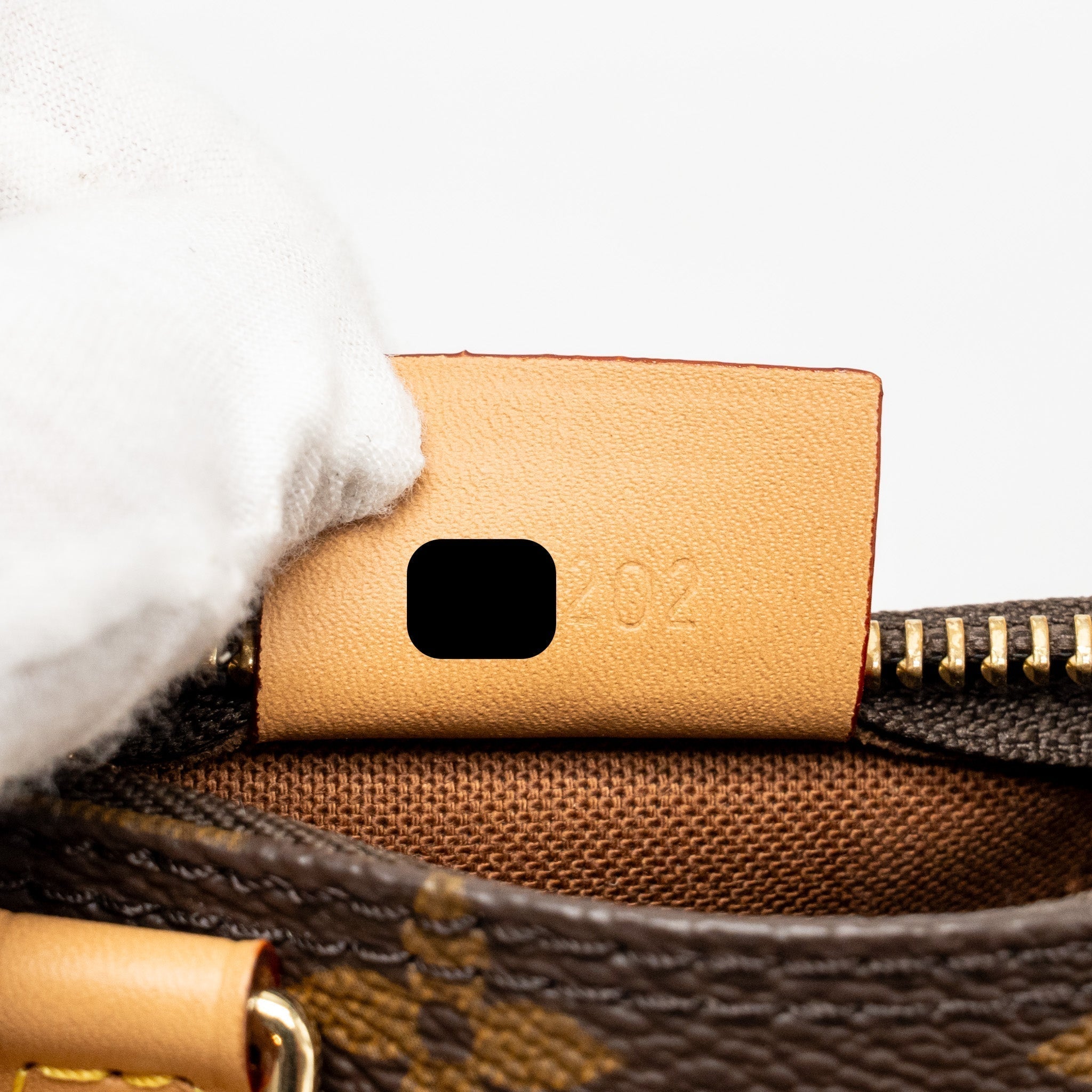 louis-vuitton-nano-speedy-monogram-canvas-ghw-11