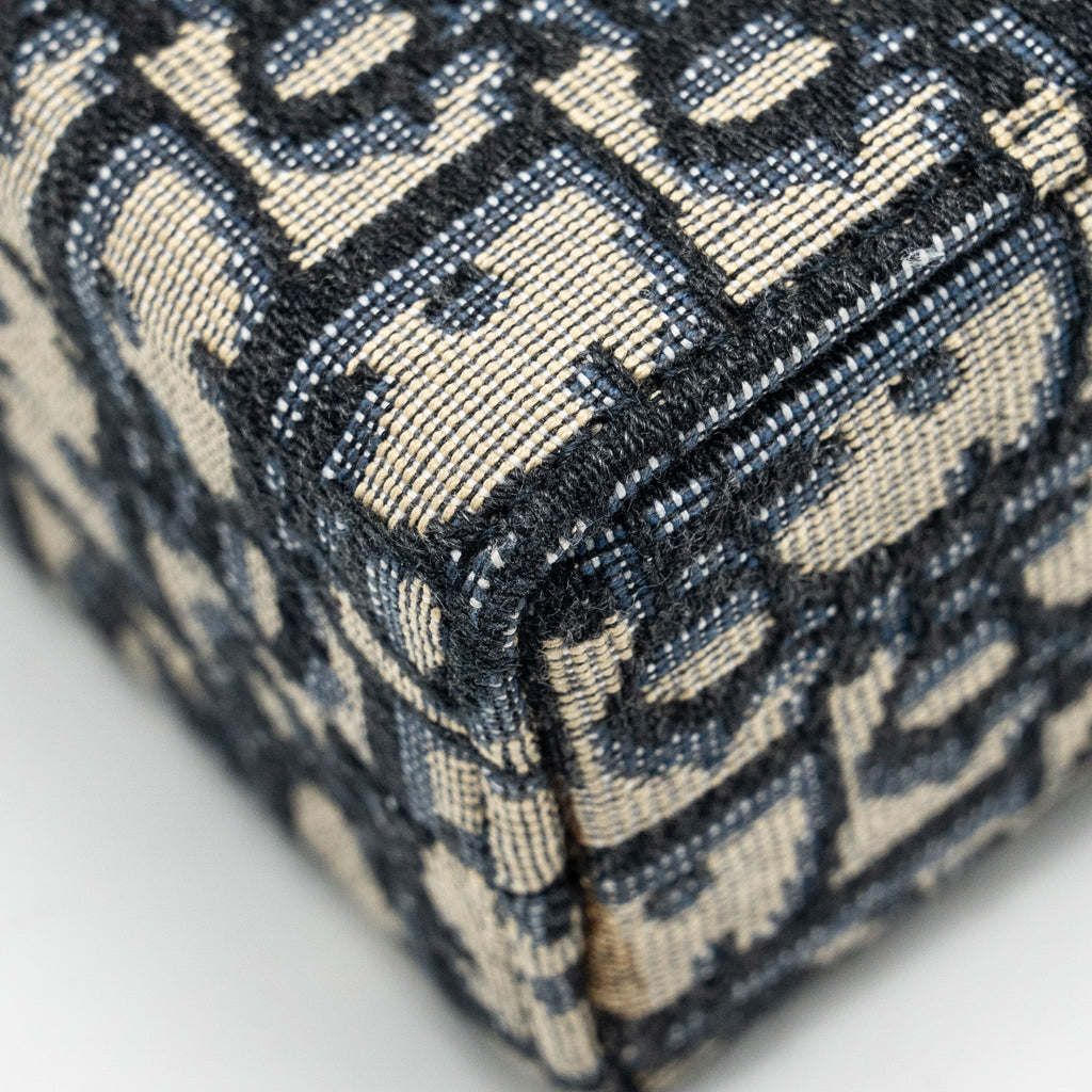 dior-30-montaigne-box-blue-oblique-jacquard-ghw-copy-1