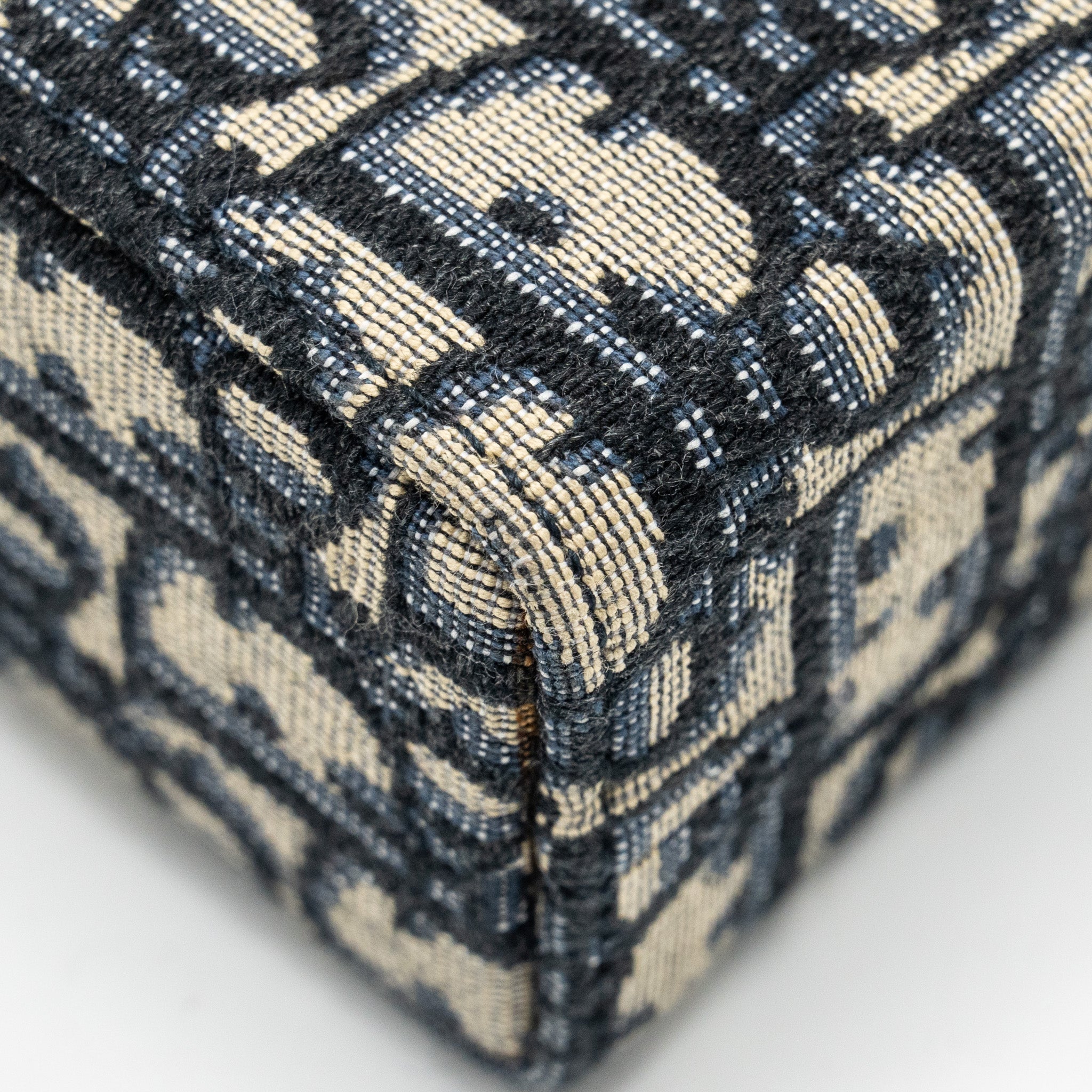 dior-30-montaigne-box-blue-oblique-jacquard-ghw-copy-1