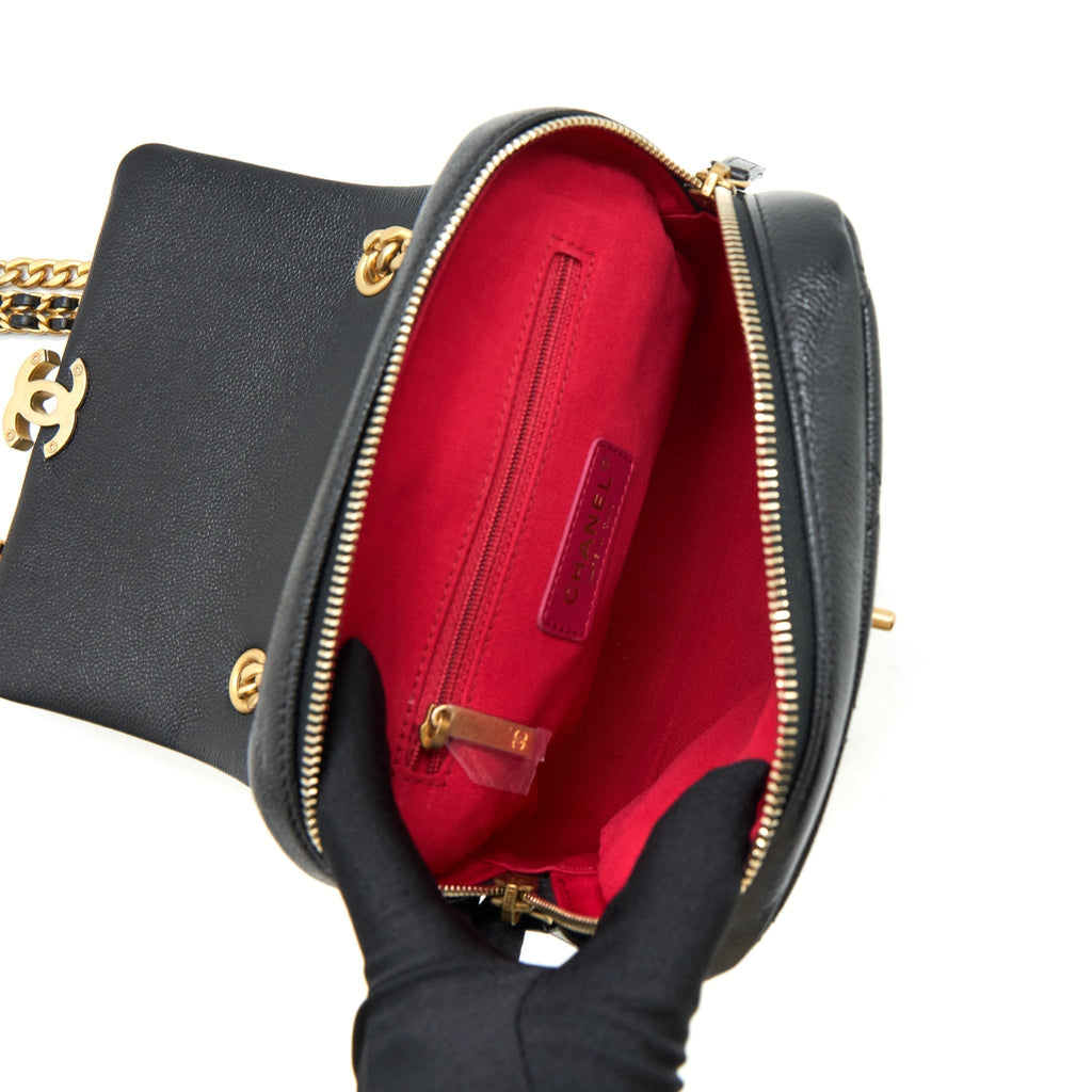 chanel-22p-flap-backpack-caviar-black-ghw