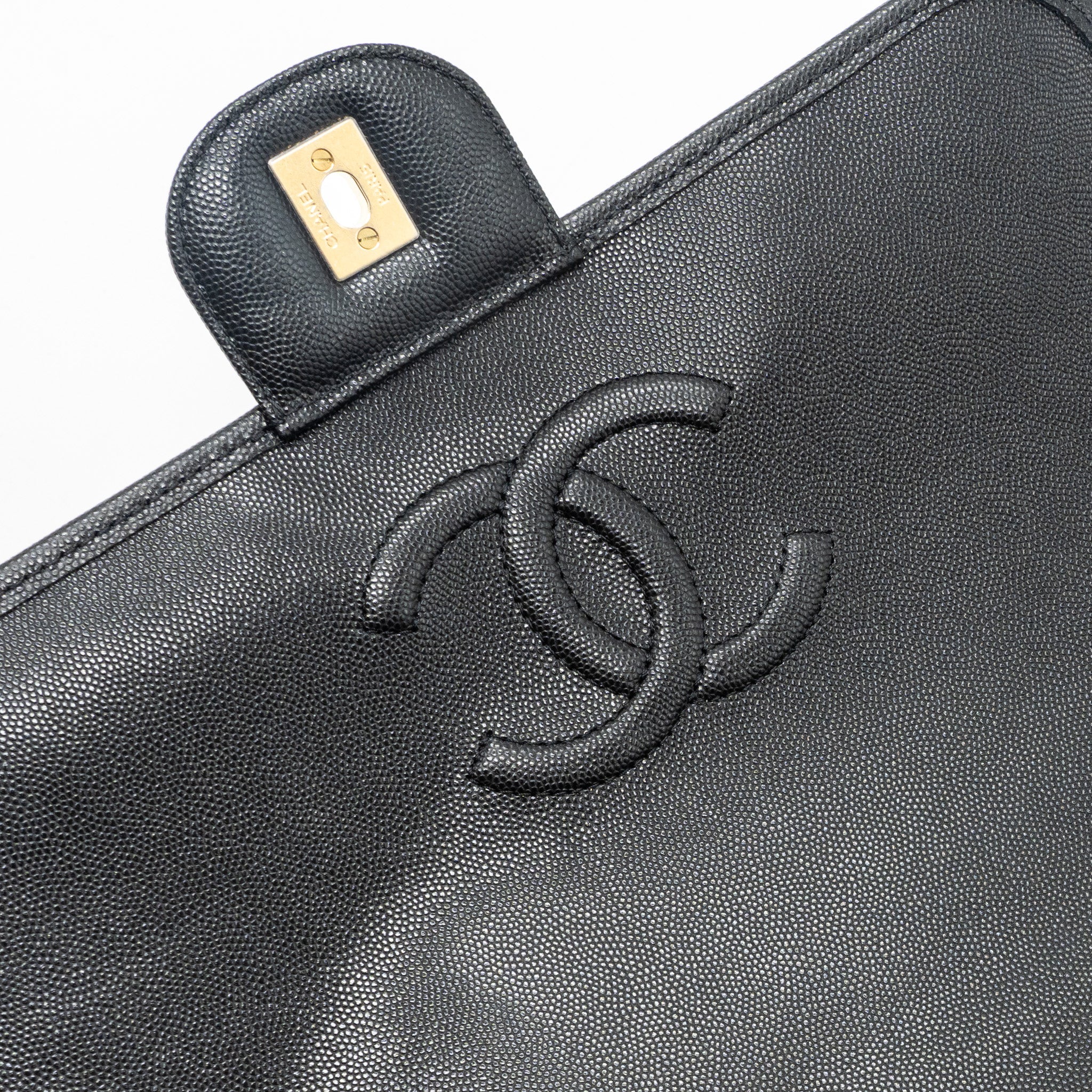 chanel-22k-large-backpack-caviar-black-ghwmicrochip