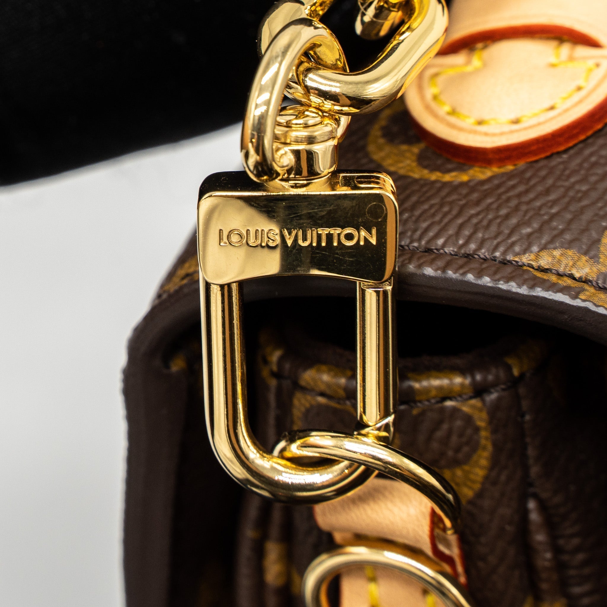 louis-vuitton-pochette-metis-east-west-monogram-canvas-ghw-new-version