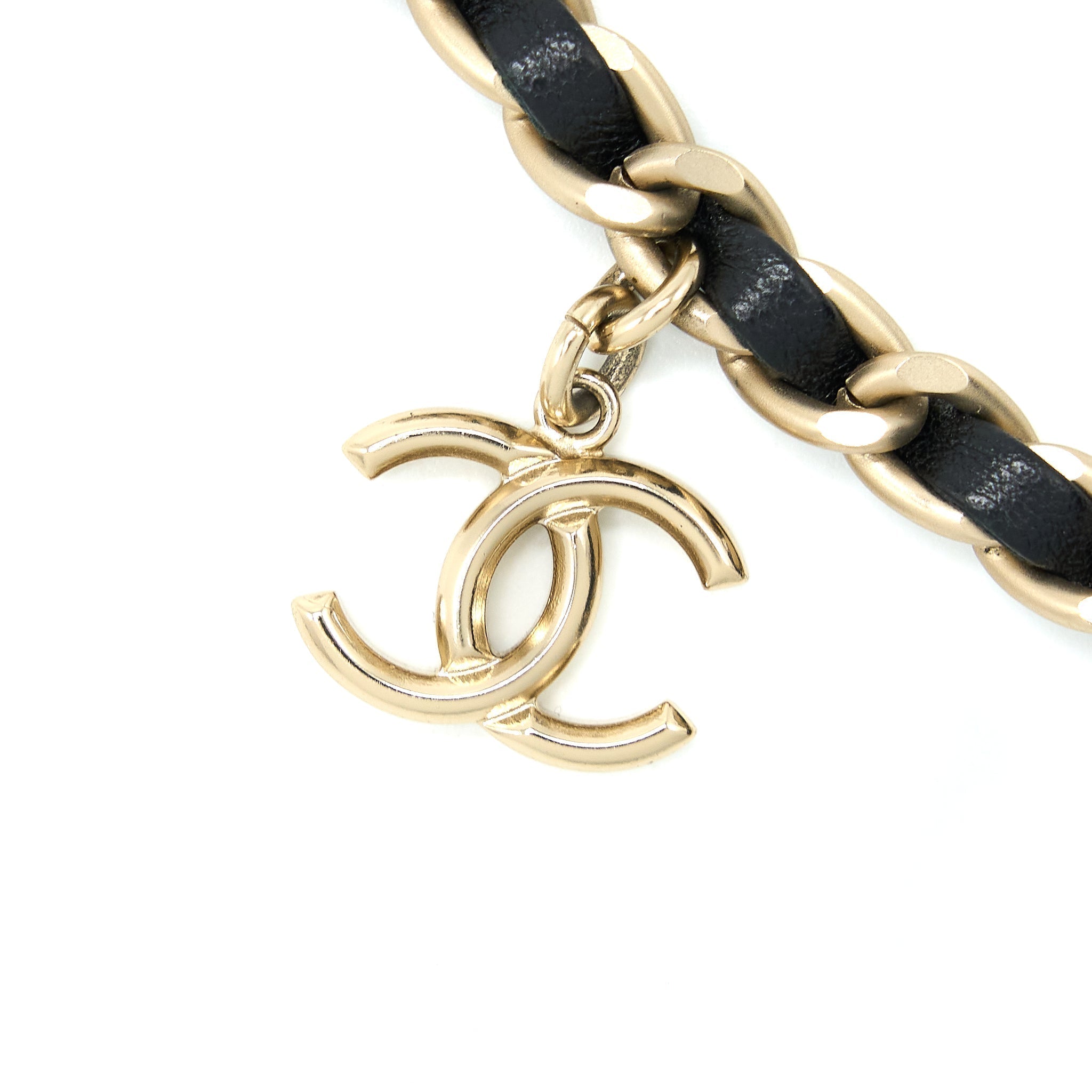 chanel-phone-pouch-with-chain-lambskin-black-lghw