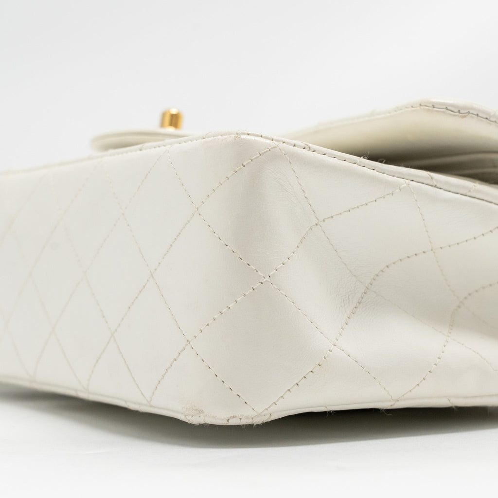 chanel-vintage-medium-classic-double-flap-bag-white-lambskin-ghw