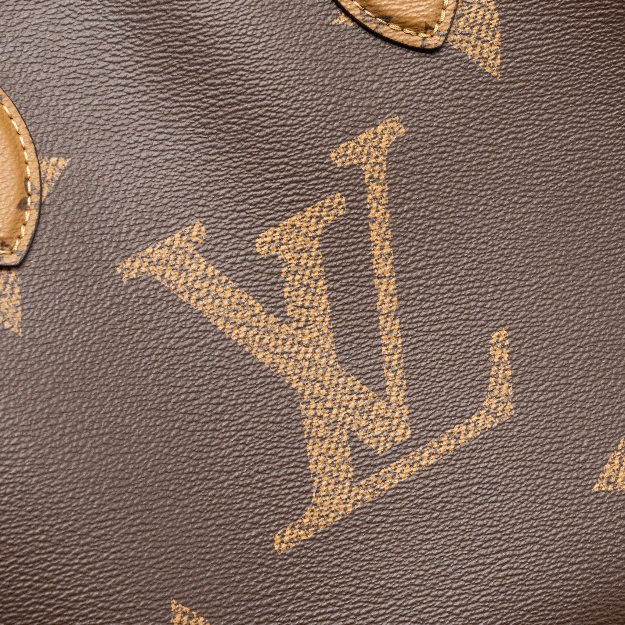 louis-vuitton-onthego-mm-monogram-canvas-ghw-4
