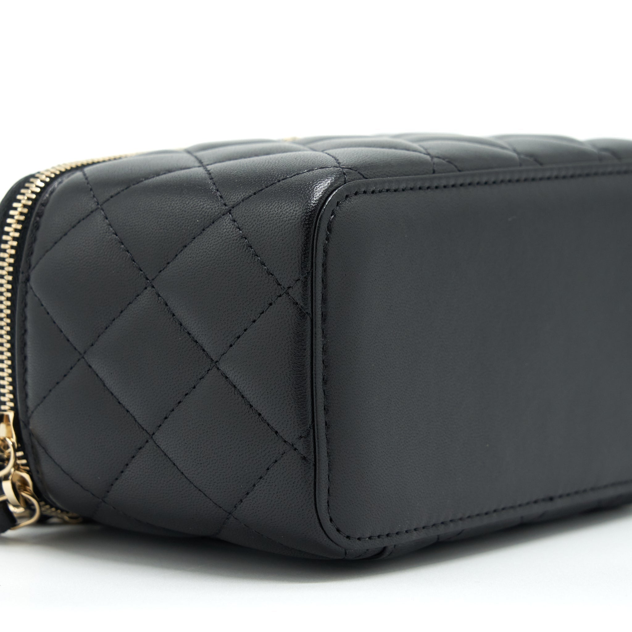 chanel-top-handle-long-vanity-lambskin-black-lghw
