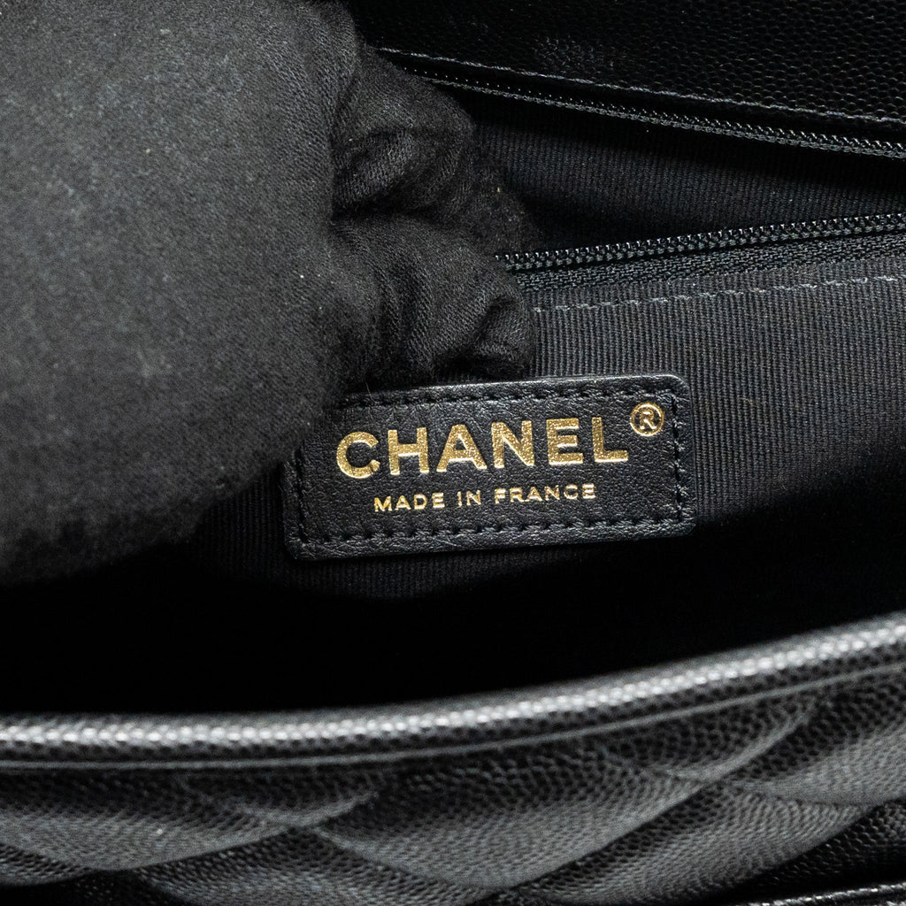 chanel-22k-large-backpack-caviar-black-ghwmicrochip