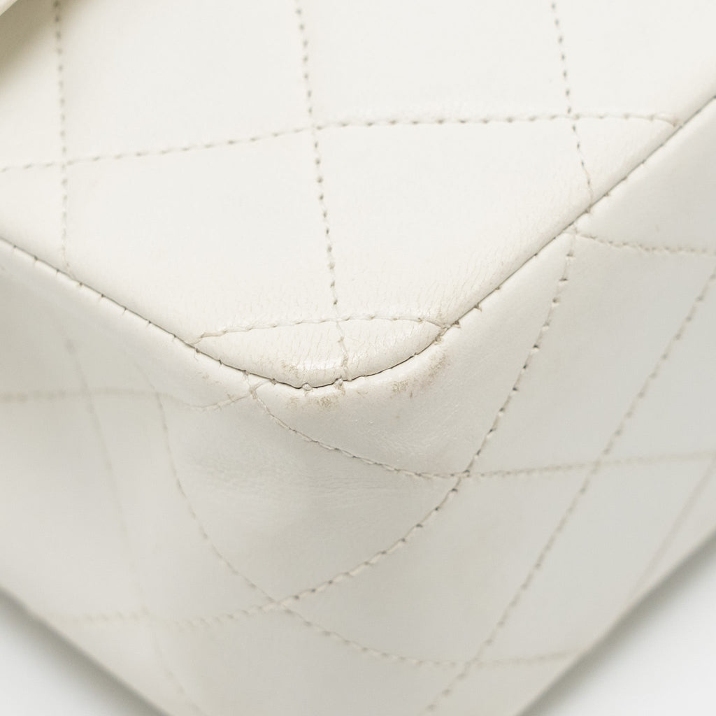 chanel-vintage-medium-classic-double-flap-bag-white-lambskin-ghw
