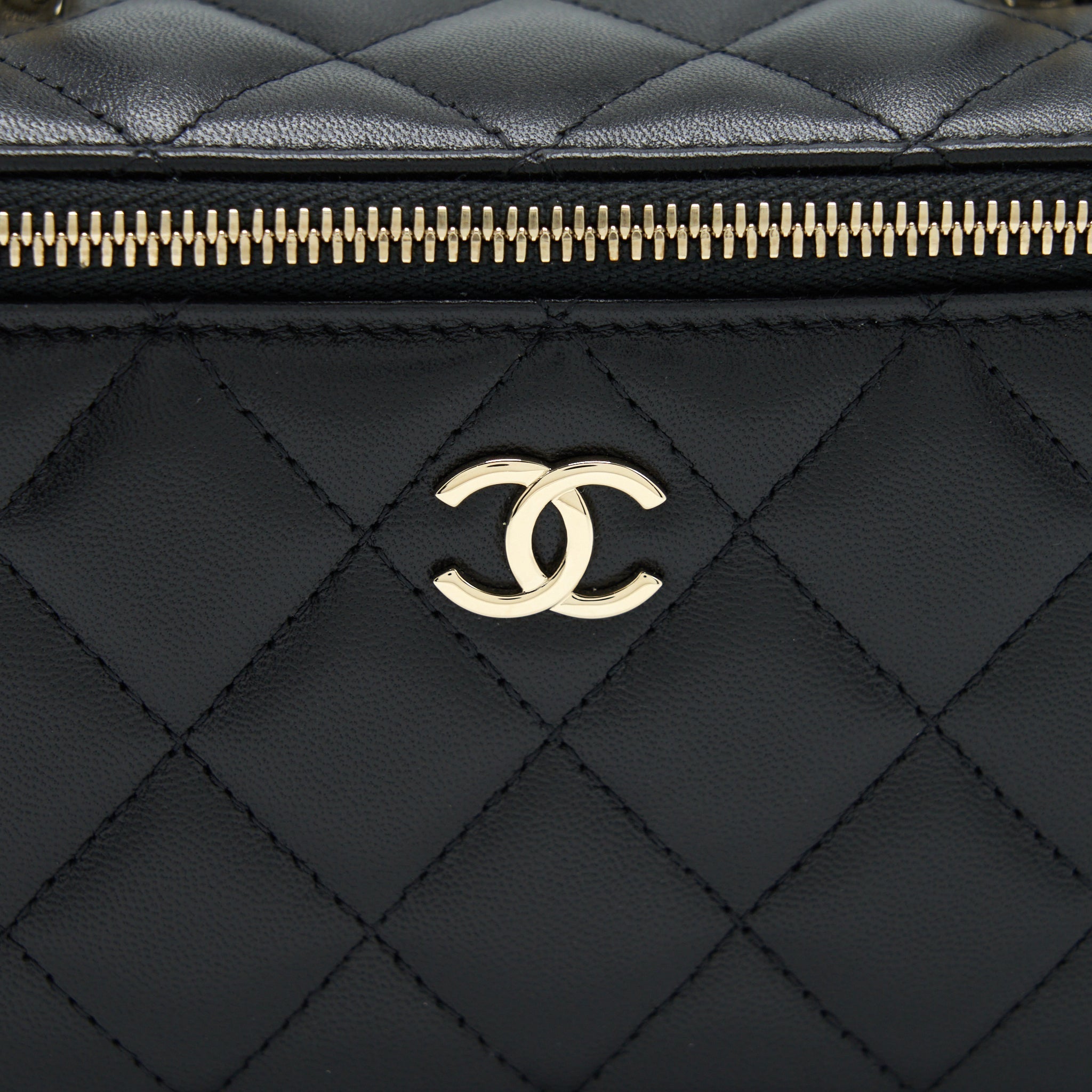 chanel-top-handle-long-vanity-lambskin-black-lghw