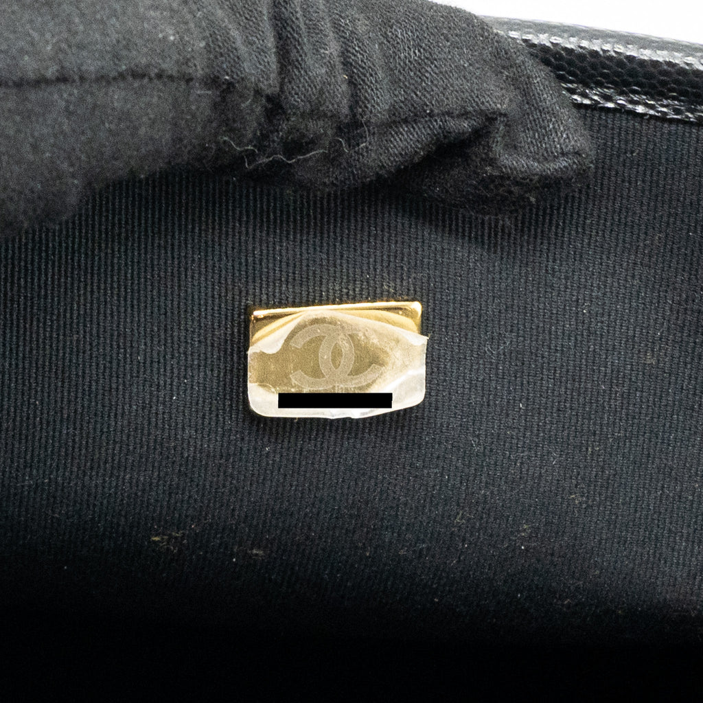 chanel-22k-large-backpack-caviar-black-ghwmicrochip