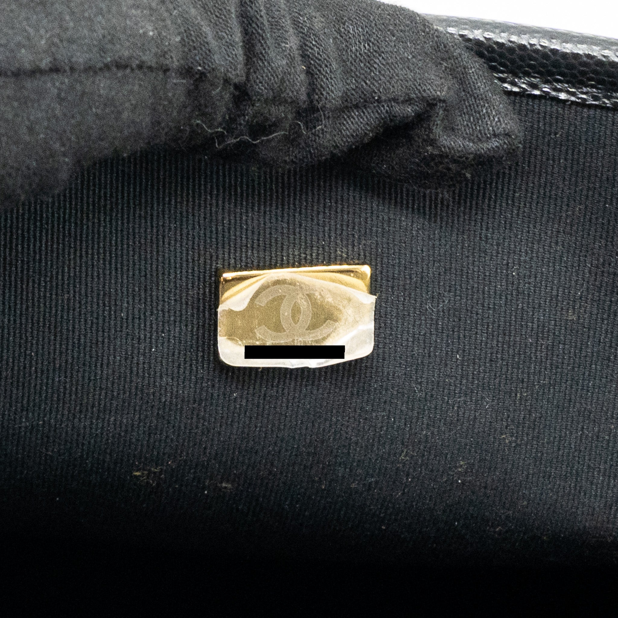 chanel-22k-large-backpack-caviar-black-ghwmicrochip