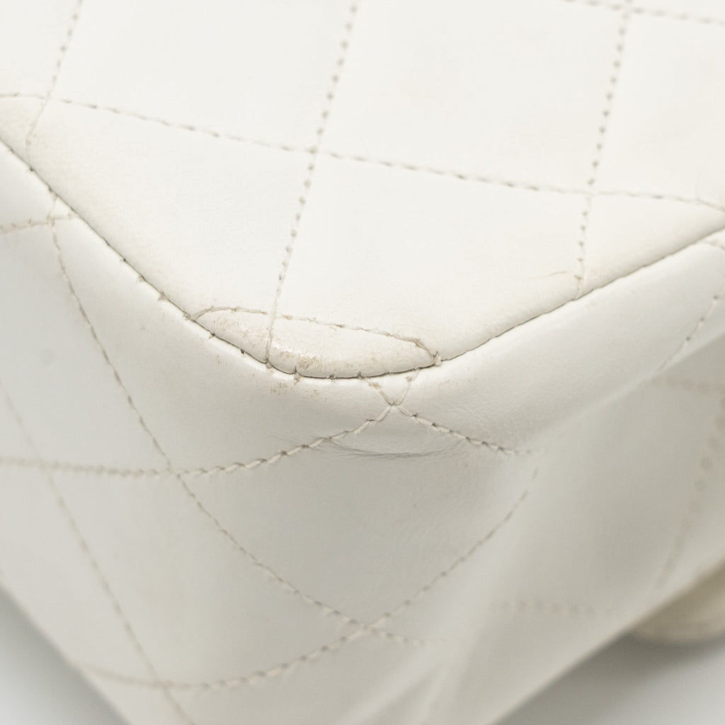 chanel-vintage-medium-classic-double-flap-bag-white-lambskin-ghw