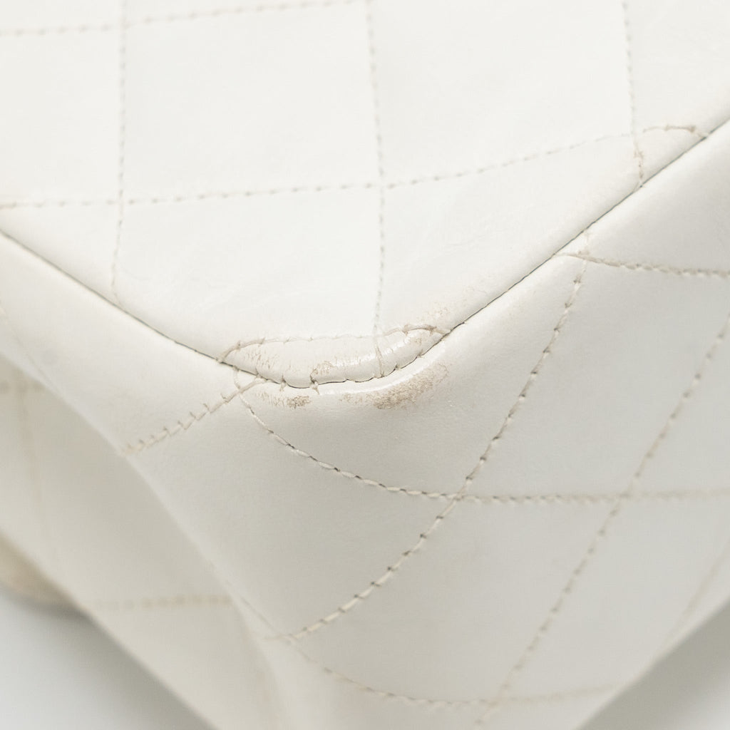 chanel-vintage-medium-classic-double-flap-bag-white-lambskin-ghw