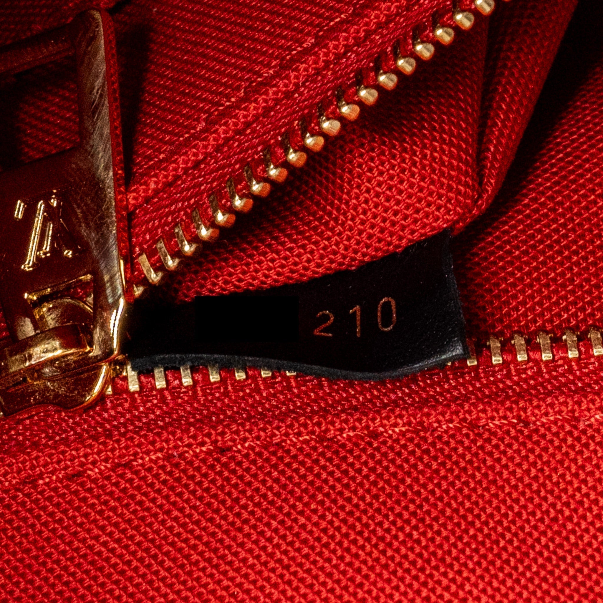 louis-vuitton-onthego-mm-monogram-canvas-ghw-4
