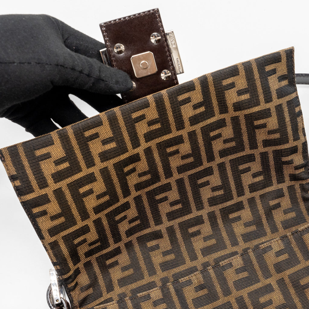fendi-vintage-zucca-mamma-baguette-bag-canvas-brown-shw