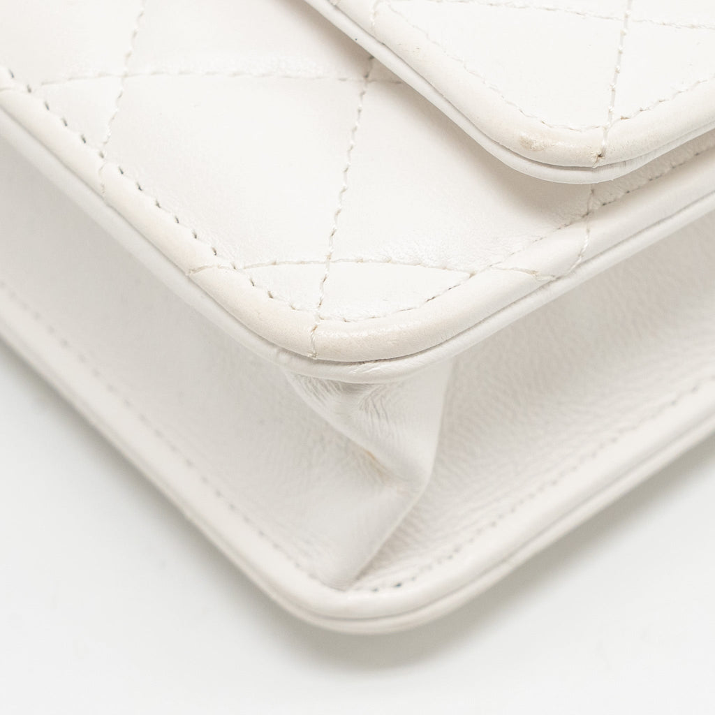 chanel-giant-chain-classic-wallet-on-chain-lambskin-white-multicolour-hardware-microchip