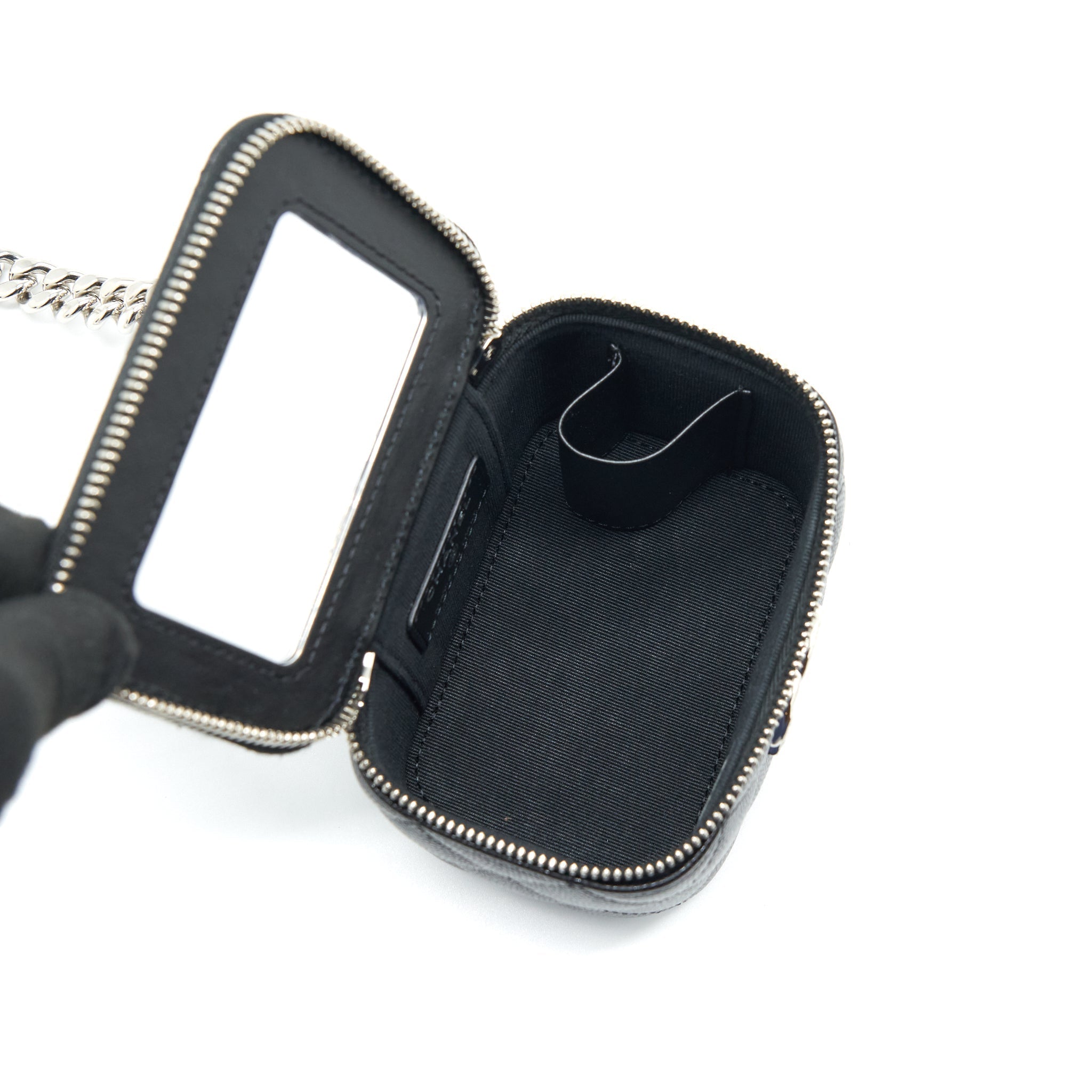 chanel-22s-mini-vanity-with-coco-giant-chain-caviar-black-shw