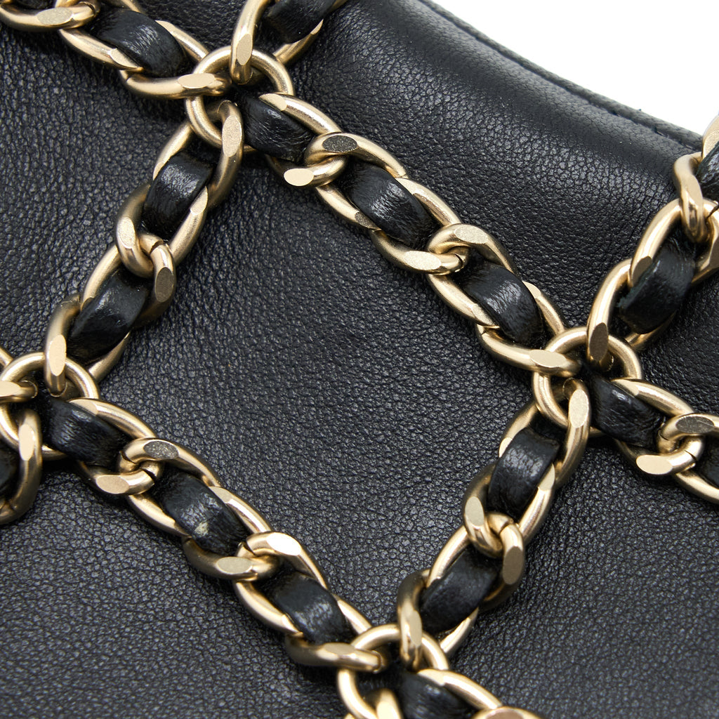chanel-phone-pouch-with-chain-lambskin-black-lghw