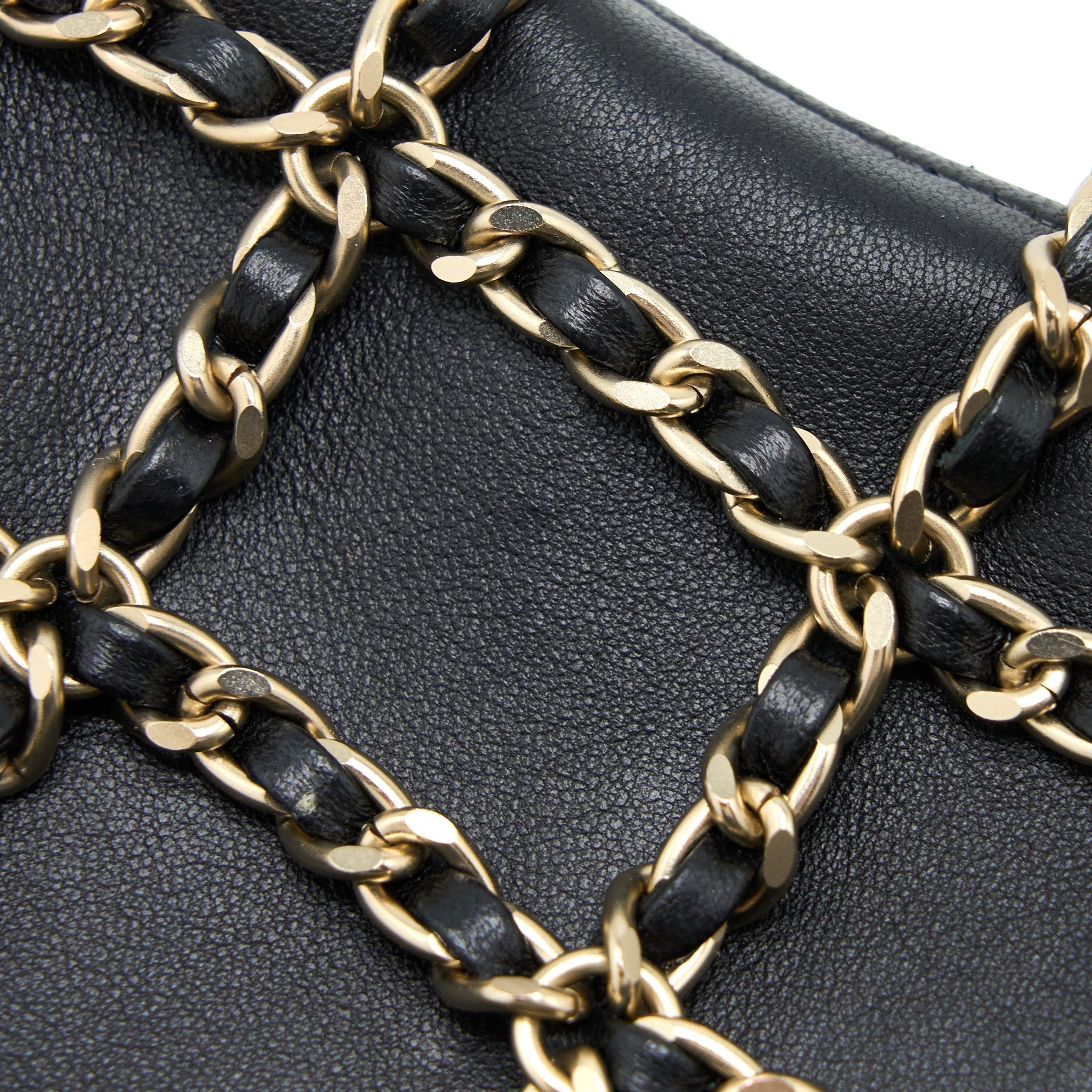 chanel-phone-pouch-with-chain-lambskin-black-lghw
