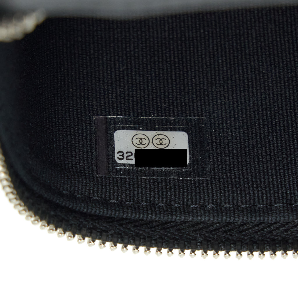 chanel-22s-mini-vanity-with-coco-giant-chain-caviar-black-shw