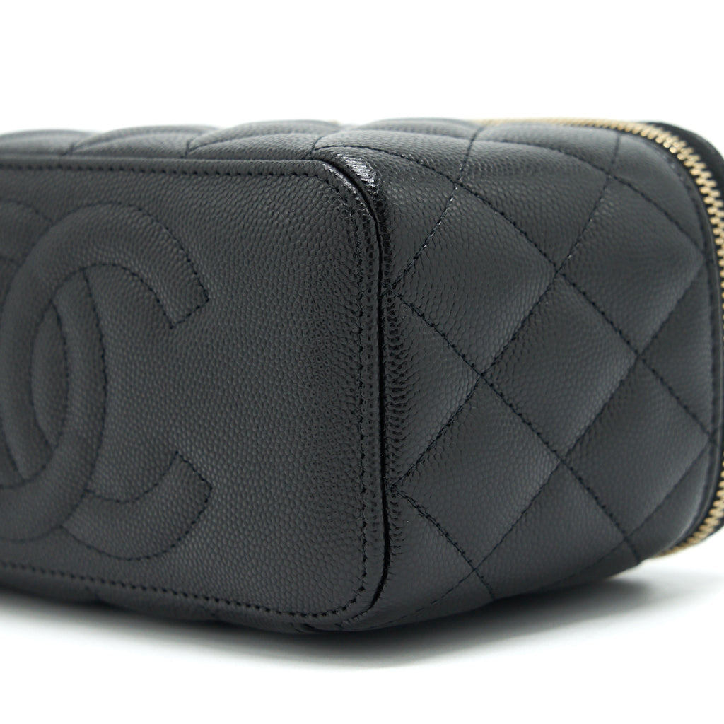 chanel-22s-long-vanity-with-chain-caviar-black-lghw