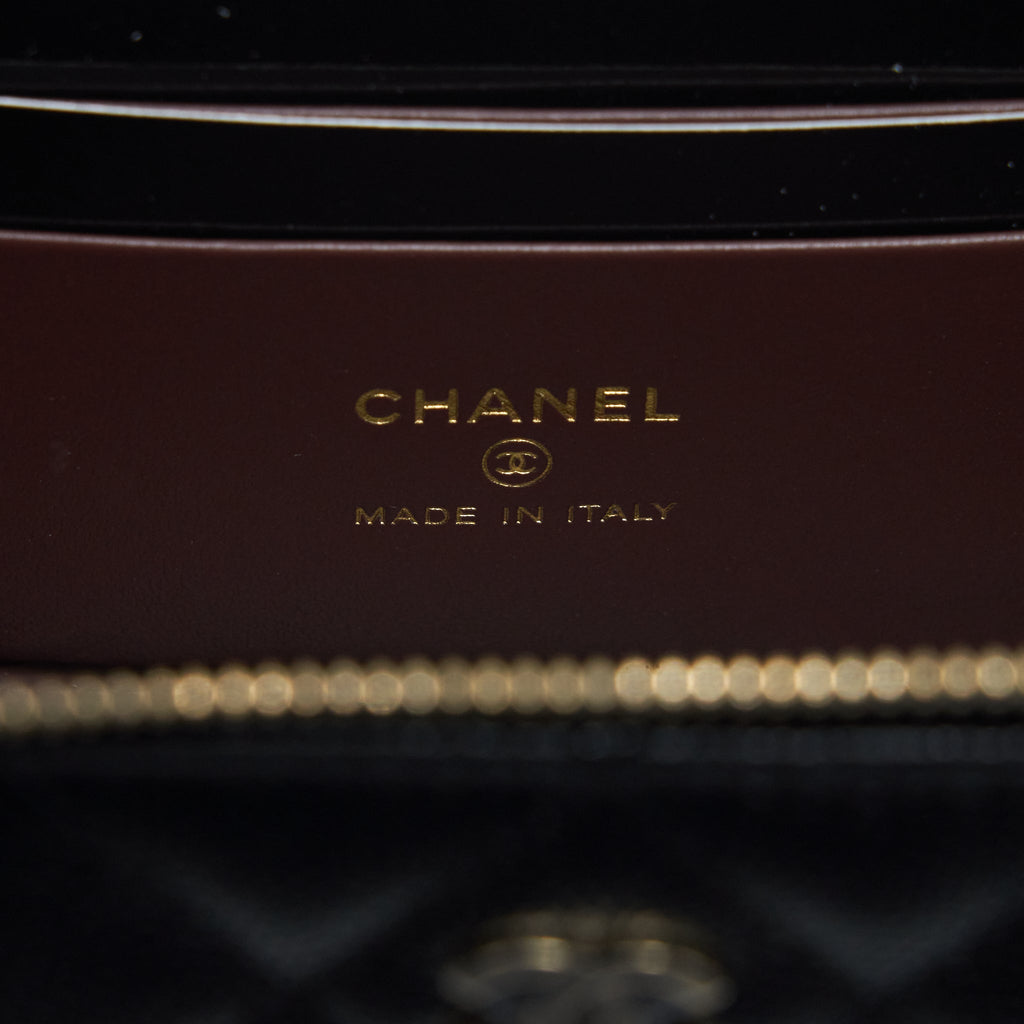 chanel-22s-long-vanity-with-chain-caviar-black-lghw