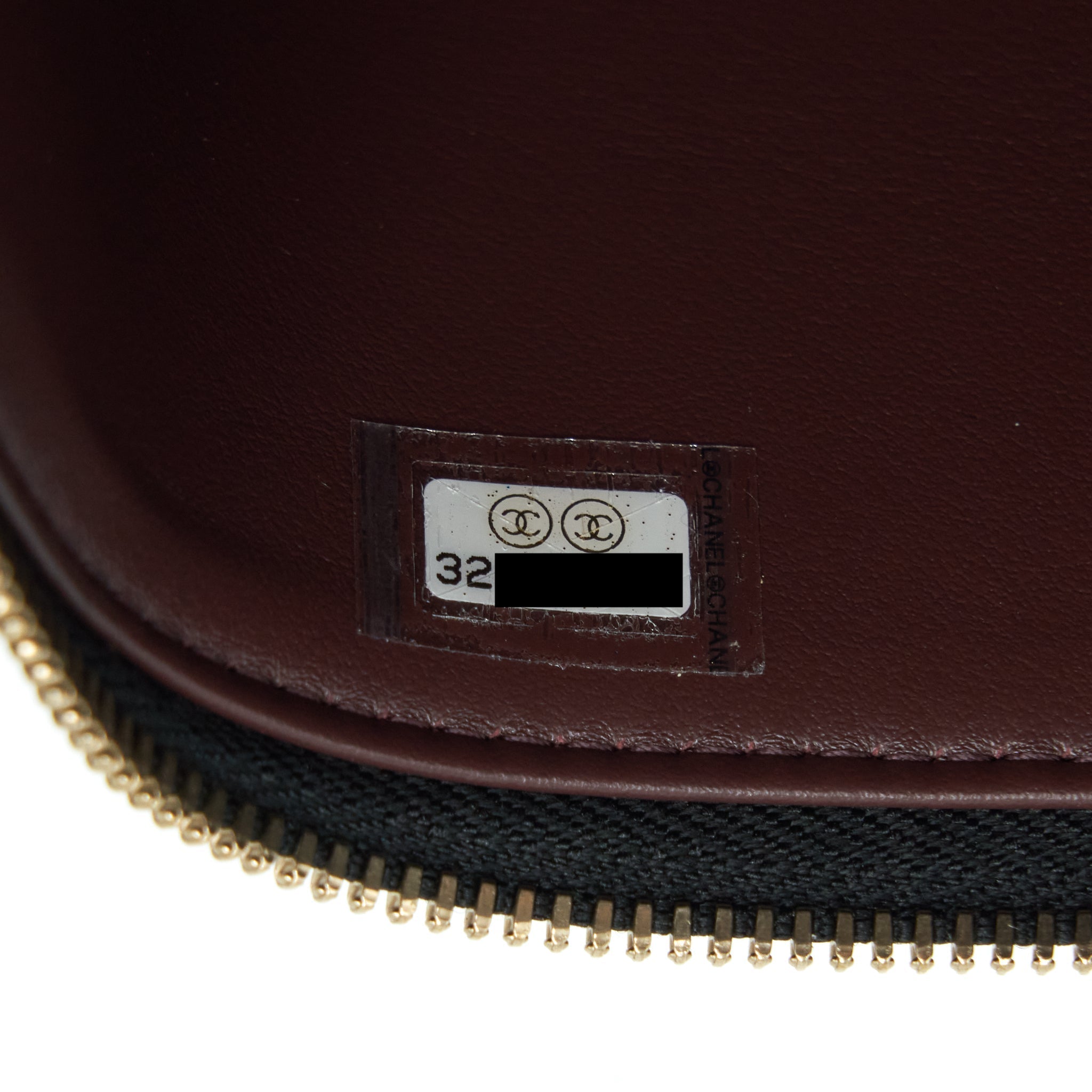 chanel-22s-long-vanity-with-chain-caviar-black-lghw