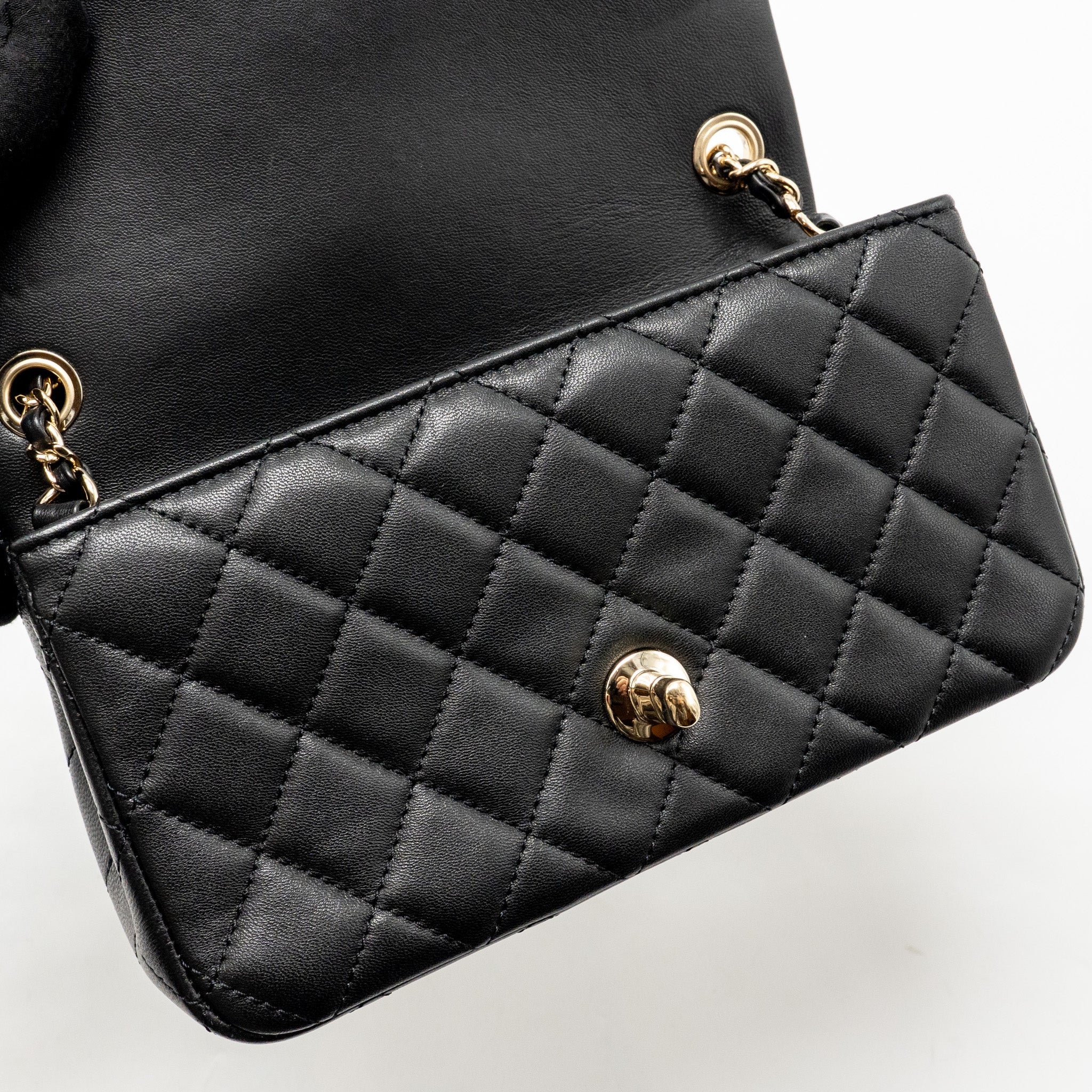 chanel-pearl-crush-mini-rectangular-lambskin-black-lghw-microchip
