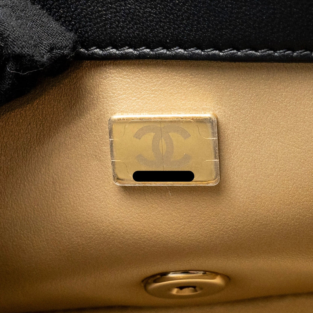 chanel-pearl-crush-mini-rectangular-lambskin-black-lghw-microchip