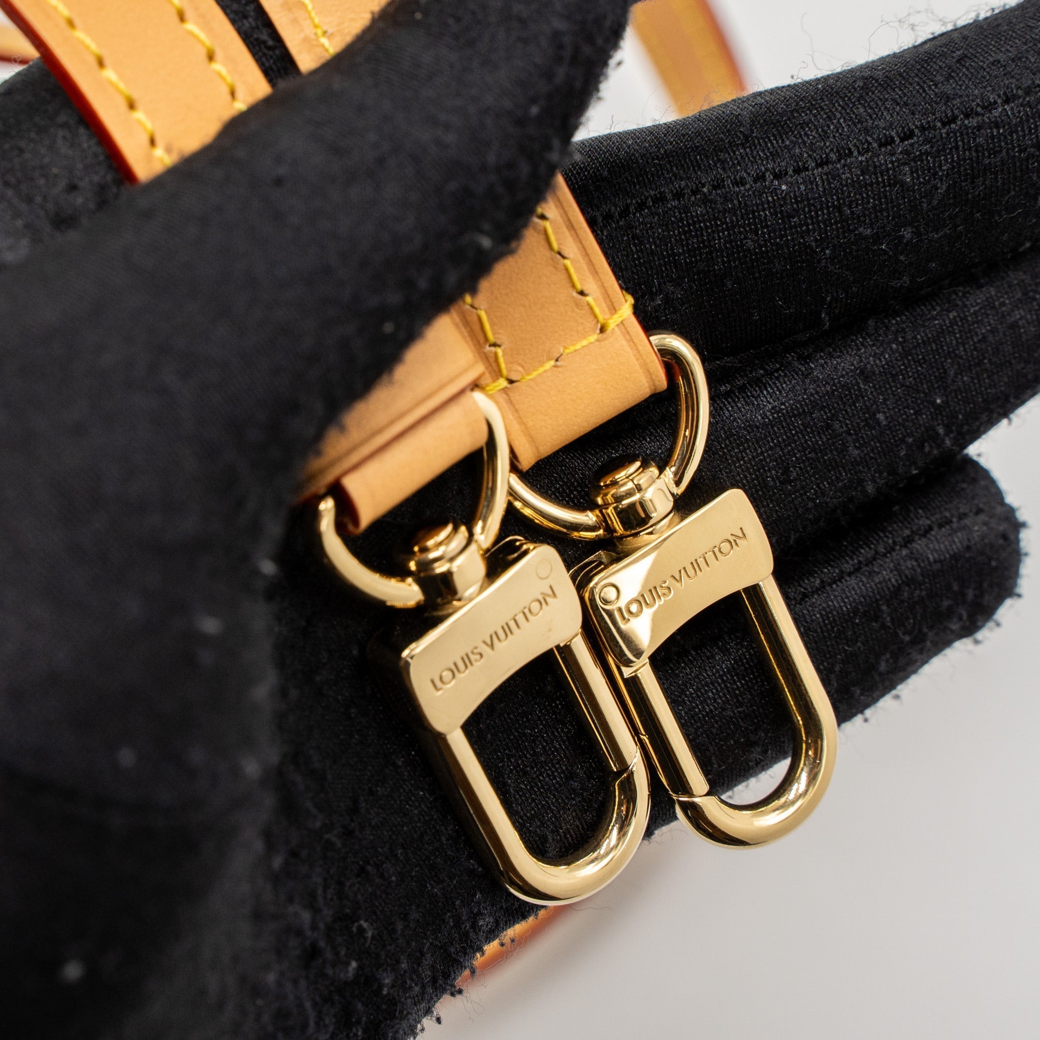 louis-vuitton-nano-speedy-monogram-canvas-ghw-new-version-10