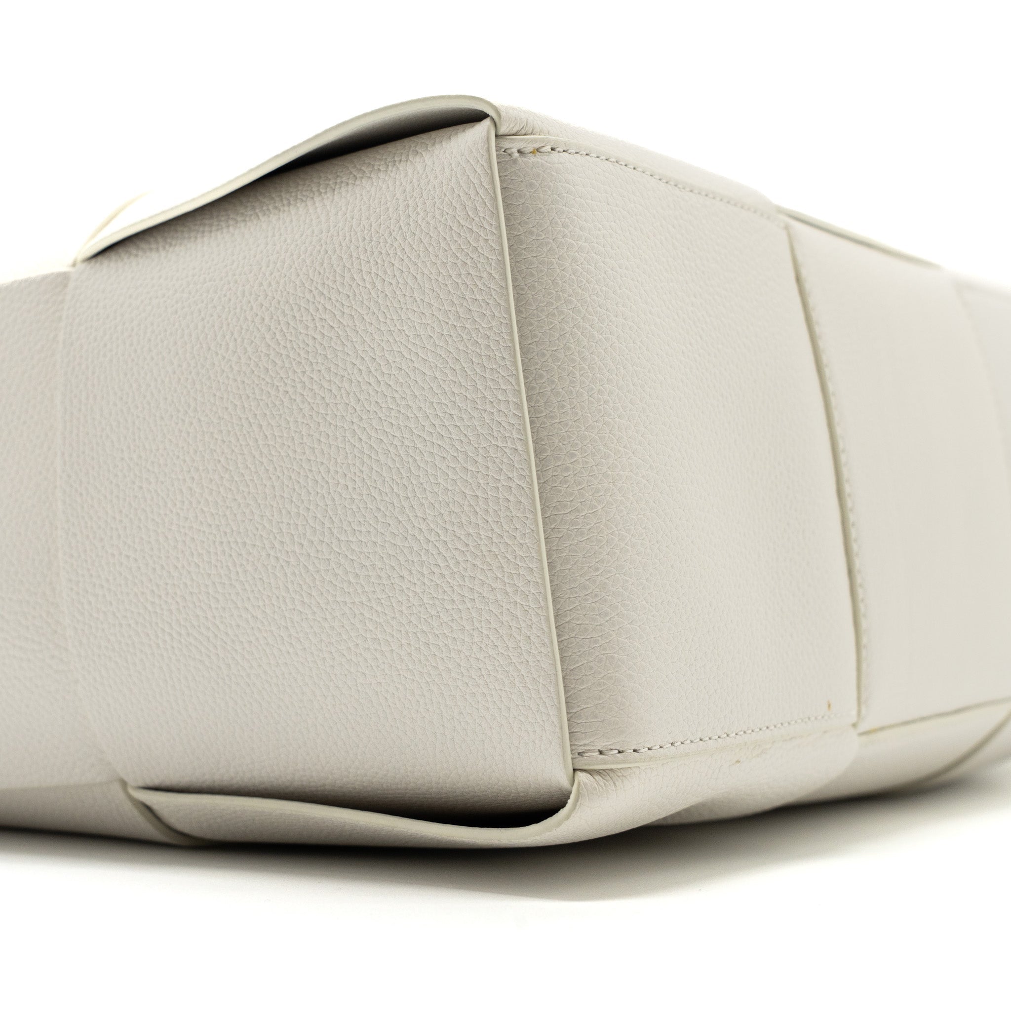 bottega-veneta-large-arco-tote-bag-calfskin-white-shw