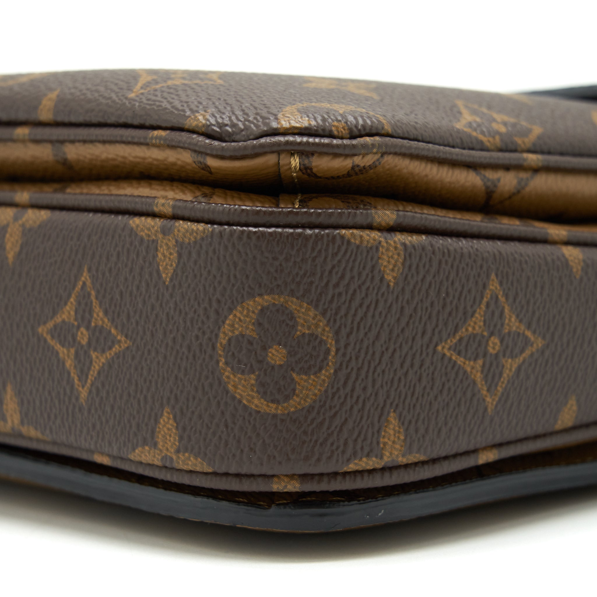 louis-vuitton-pochette-metis-monogram-reverse-canvas-ghw