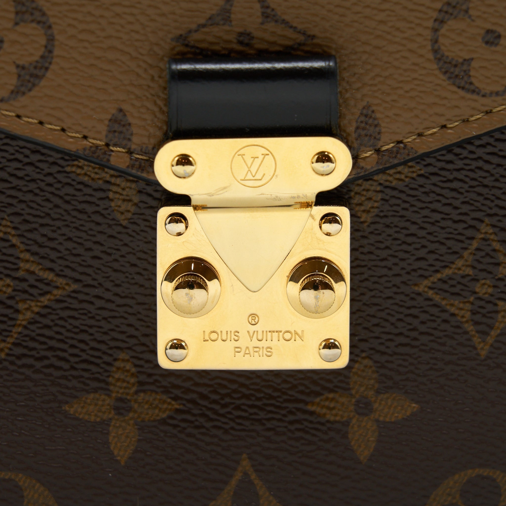 louis-vuitton-pochette-metis-monogram-reverse-canvas-ghw