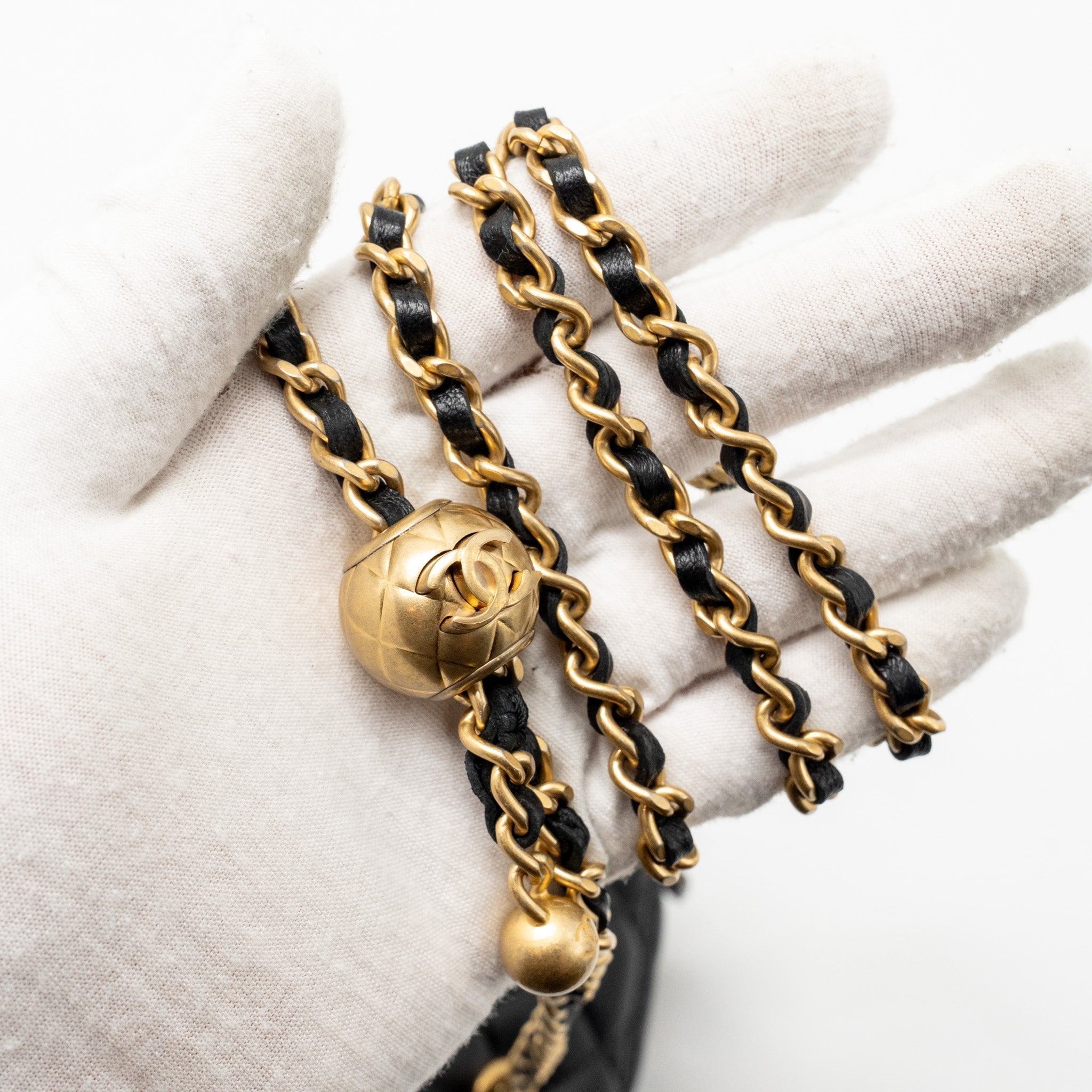 chanel-pearl-crush-mini-vanity-with-chain-lambskin-black-ghw-3
