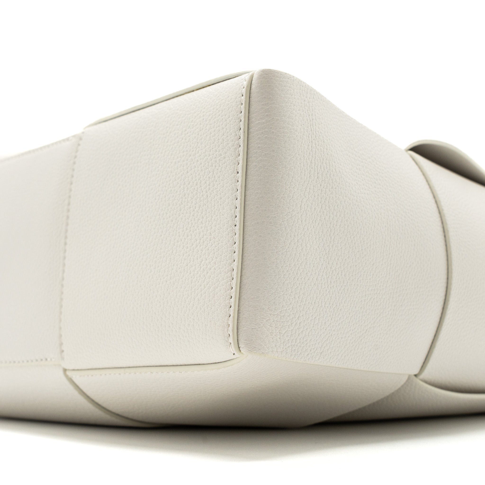 bottega-veneta-large-arco-tote-bag-calfskin-white-shw