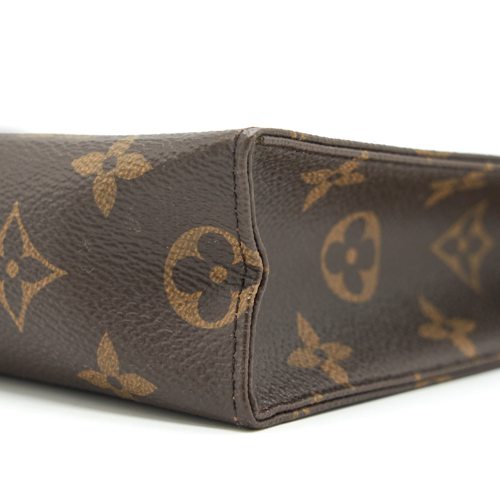 louis-vuitton-toiletry-pochette-26-monogram-canvas-4