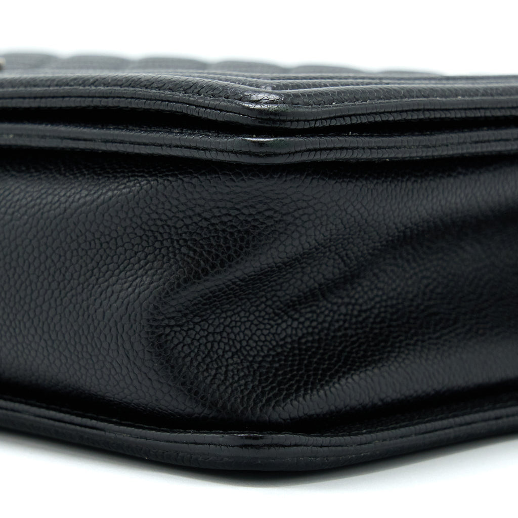 chanel-new-medium-28cm-boy-bag-caviar-black-ruthenium-shw