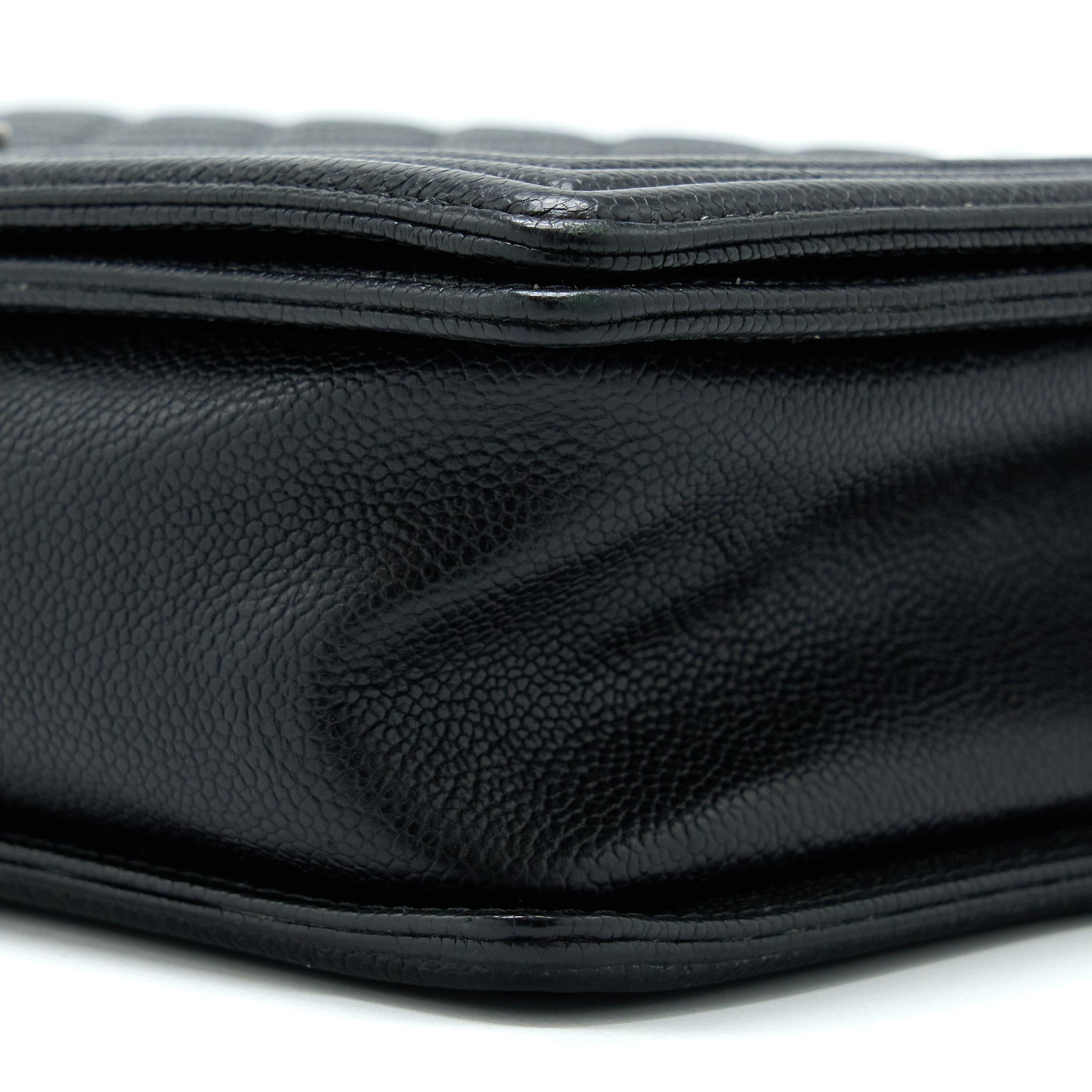 chanel-new-medium-28cm-boy-bag-caviar-black-ruthenium-shw