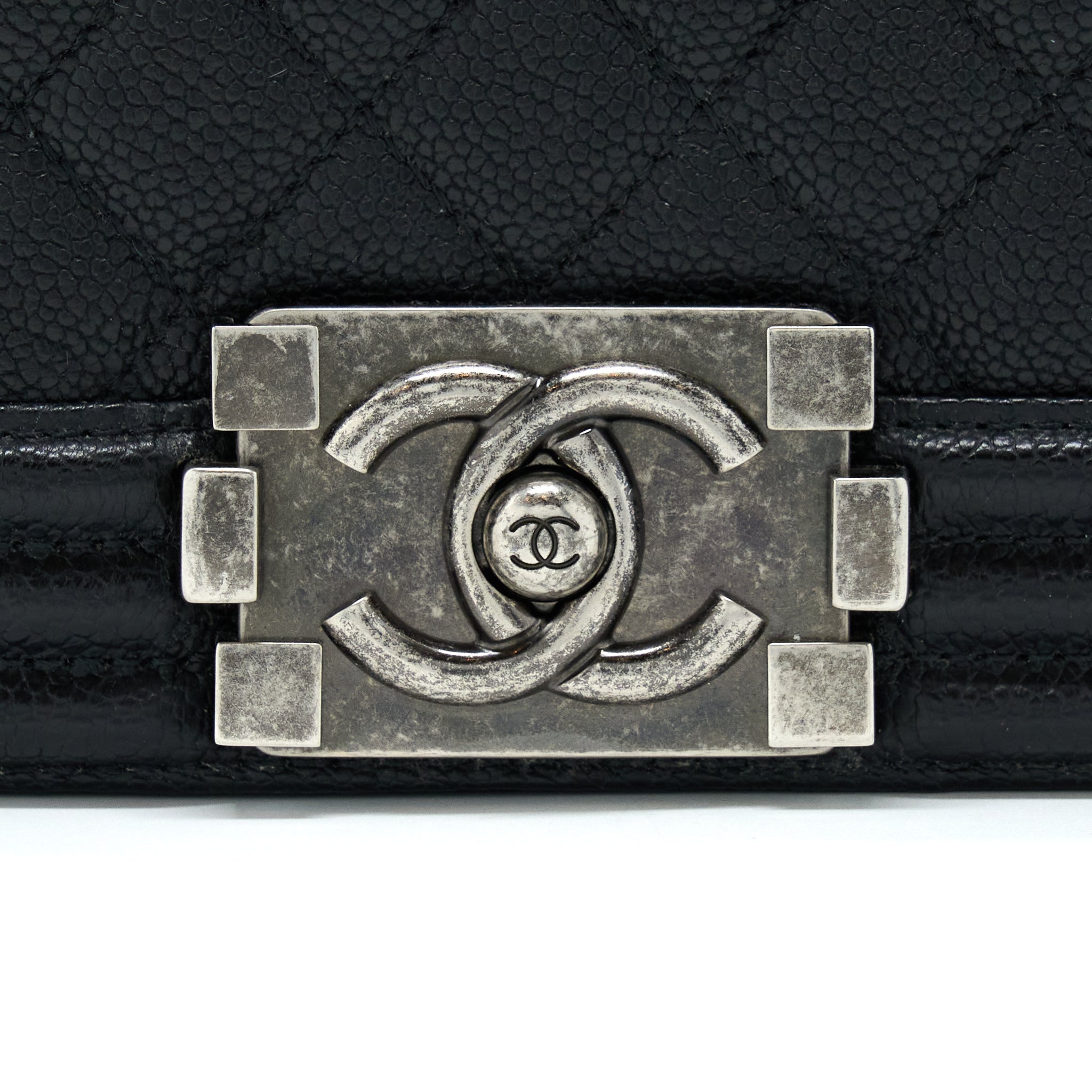 chanel-new-medium-28cm-boy-bag-caviar-black-ruthenium-shw