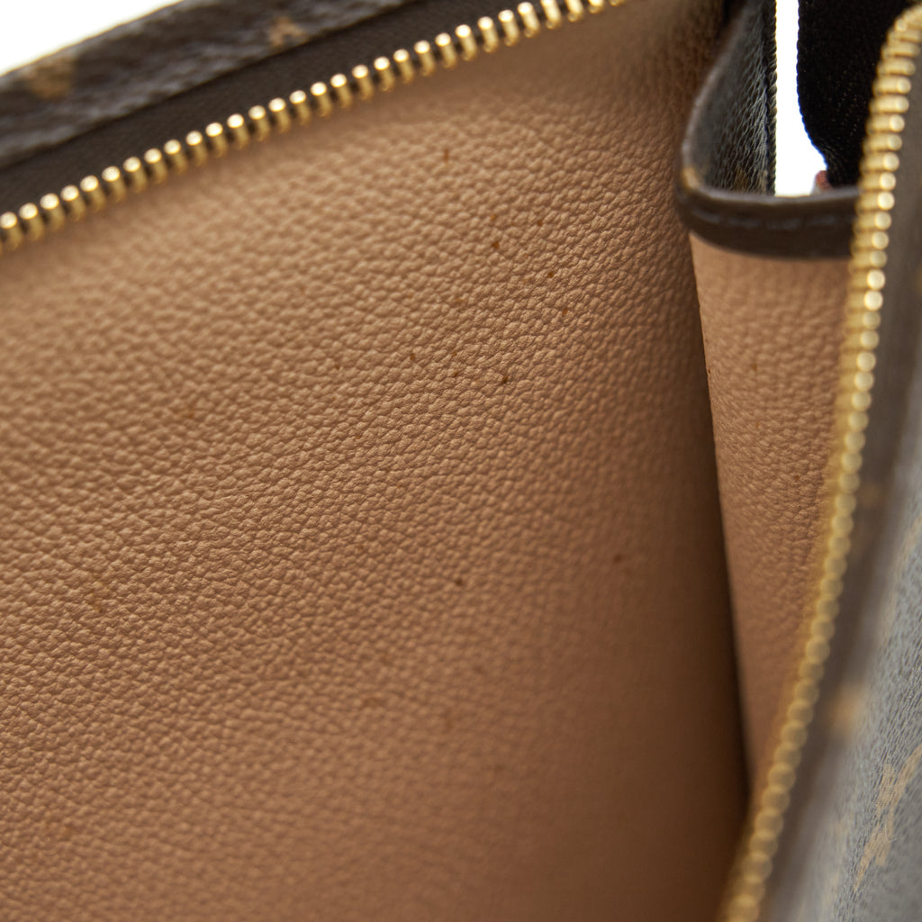 louis-vuitton-toiletry-pochette-26-monogram-canvas-4